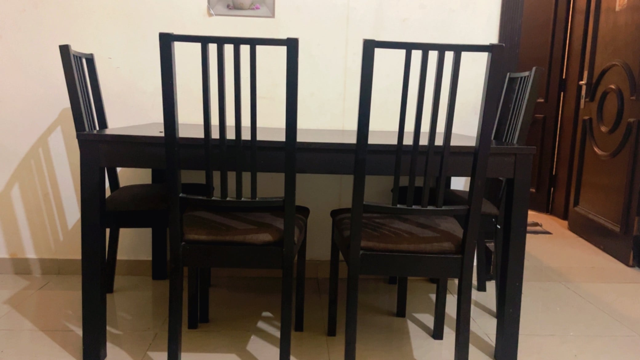 Dinning Table + 4 chairs - Image 3