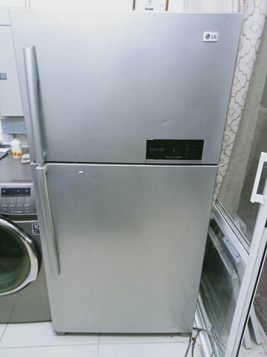 LG refrigerator available for sale - Image 1