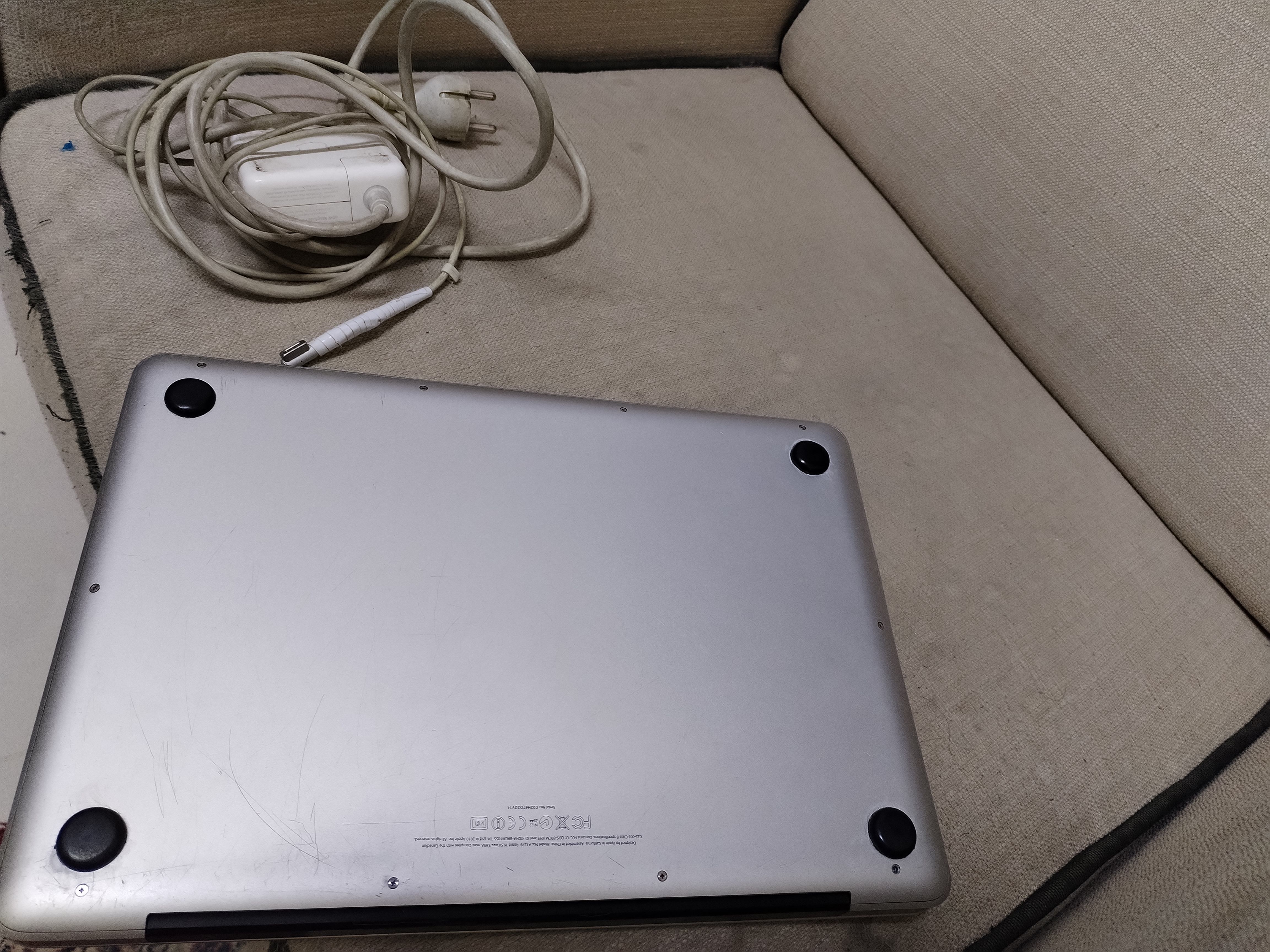Apple MacBook pro working condition  - Image 3