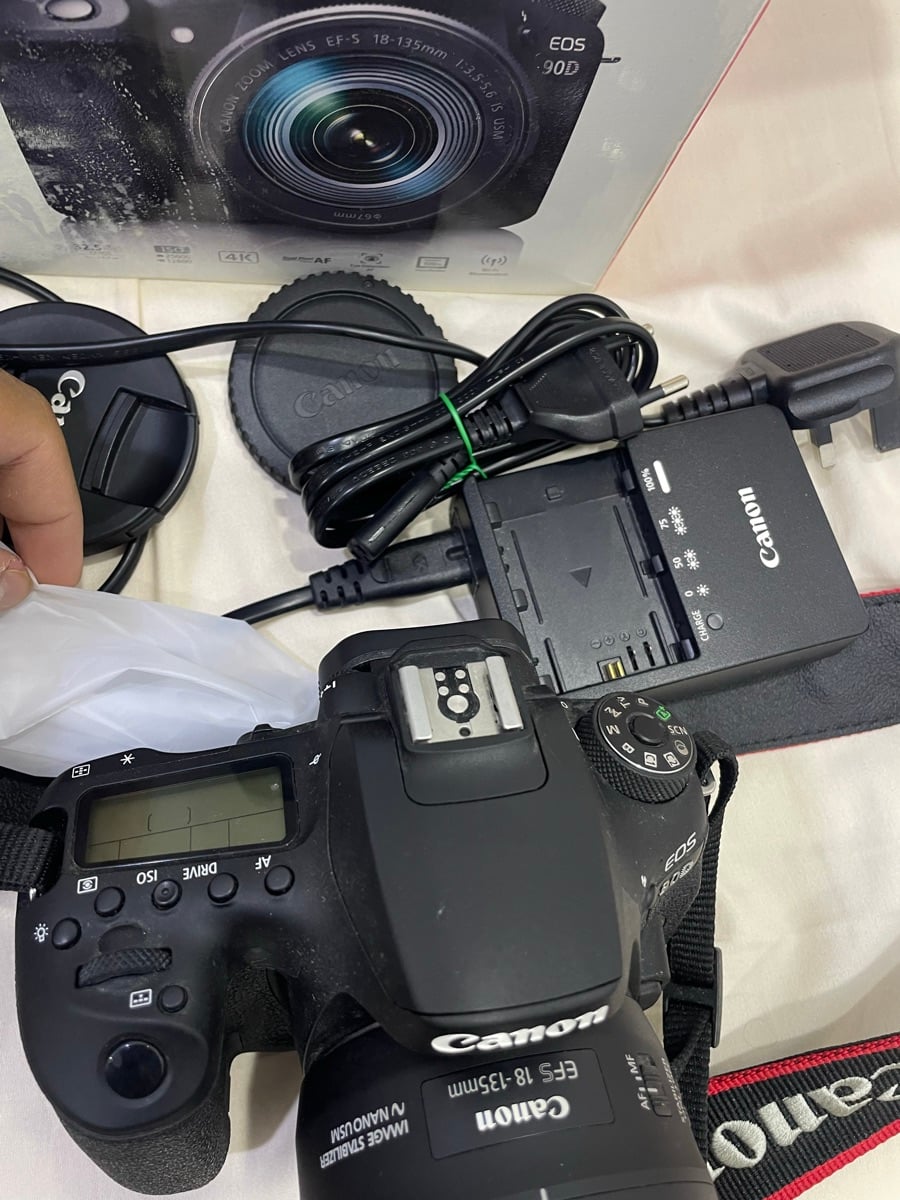 Camera canon 90D - Image 7