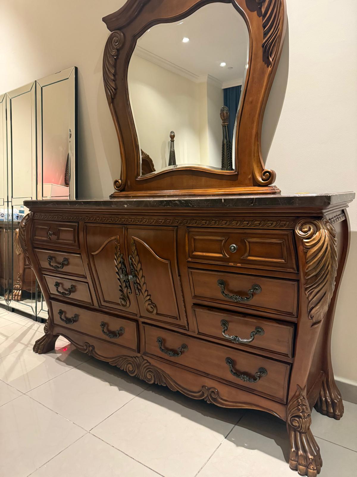 High quality antique look home furniture for sale - Image 9