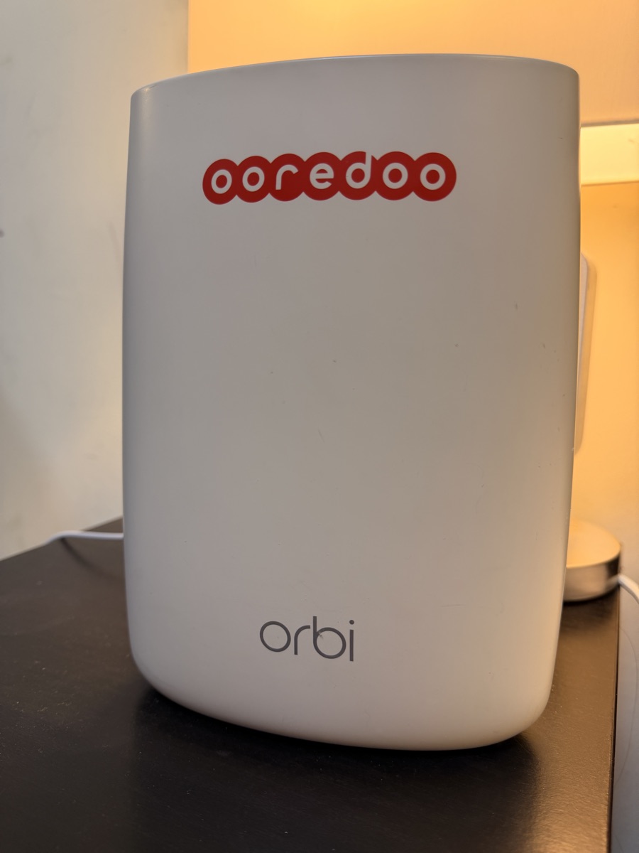 Orbi Netgear Router RBR50 - Image 1