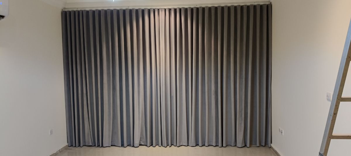 Curtain and sofa carpet - Image 9