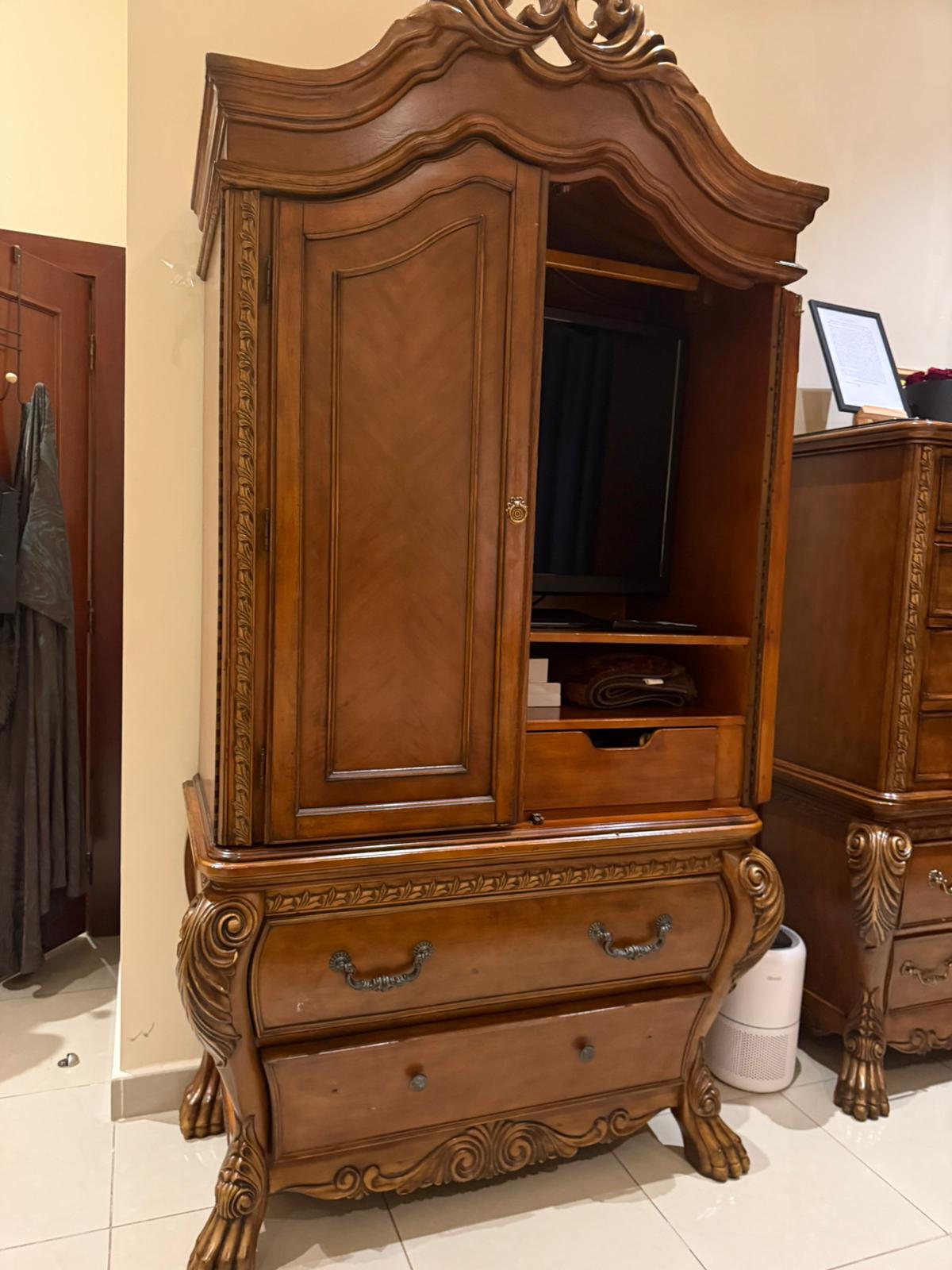 High quality antique look home furniture for sale - Image 6