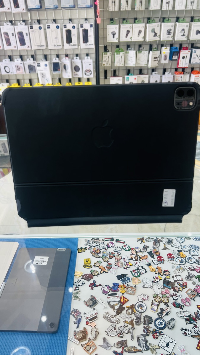 Ipad pro 11 256 Gb 4Th generatiom - Image 1