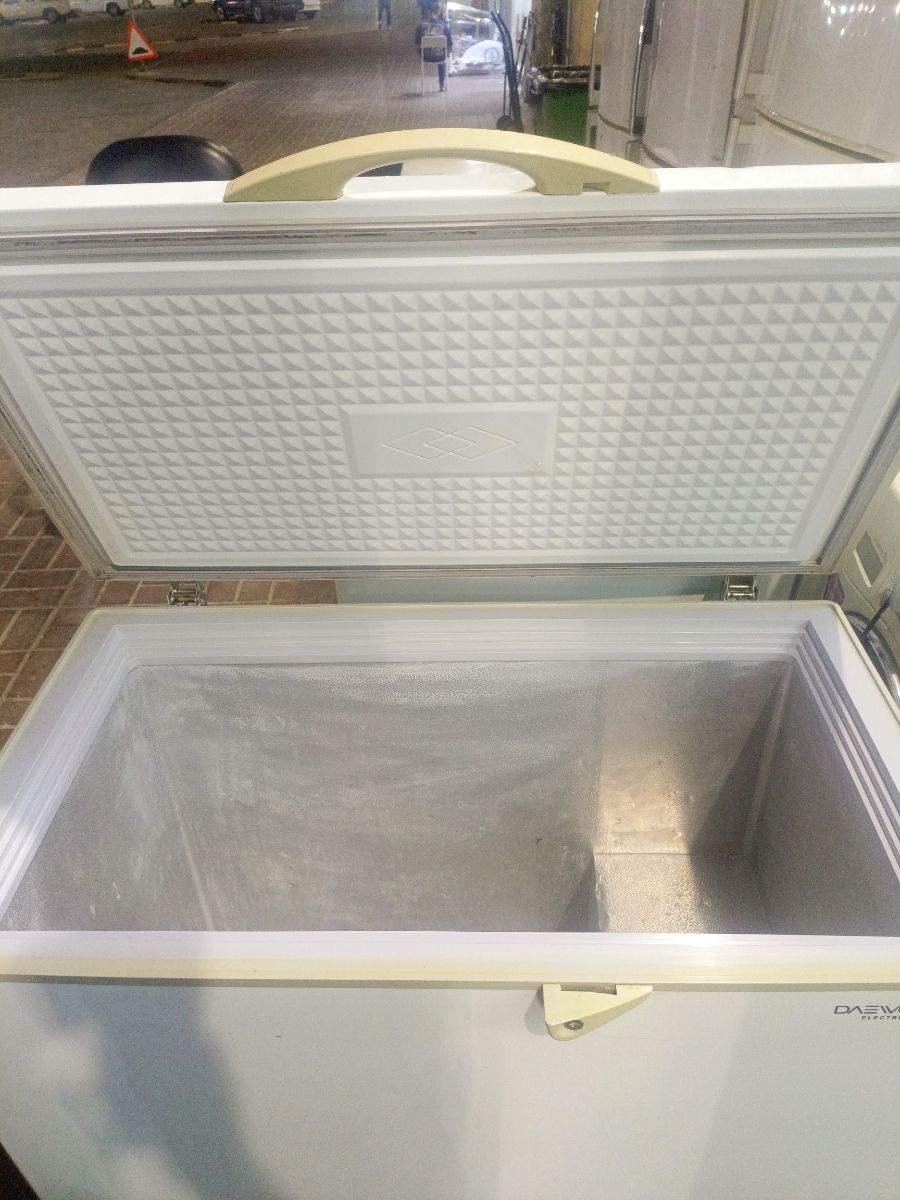 Daewoo deep freezer - Image 2