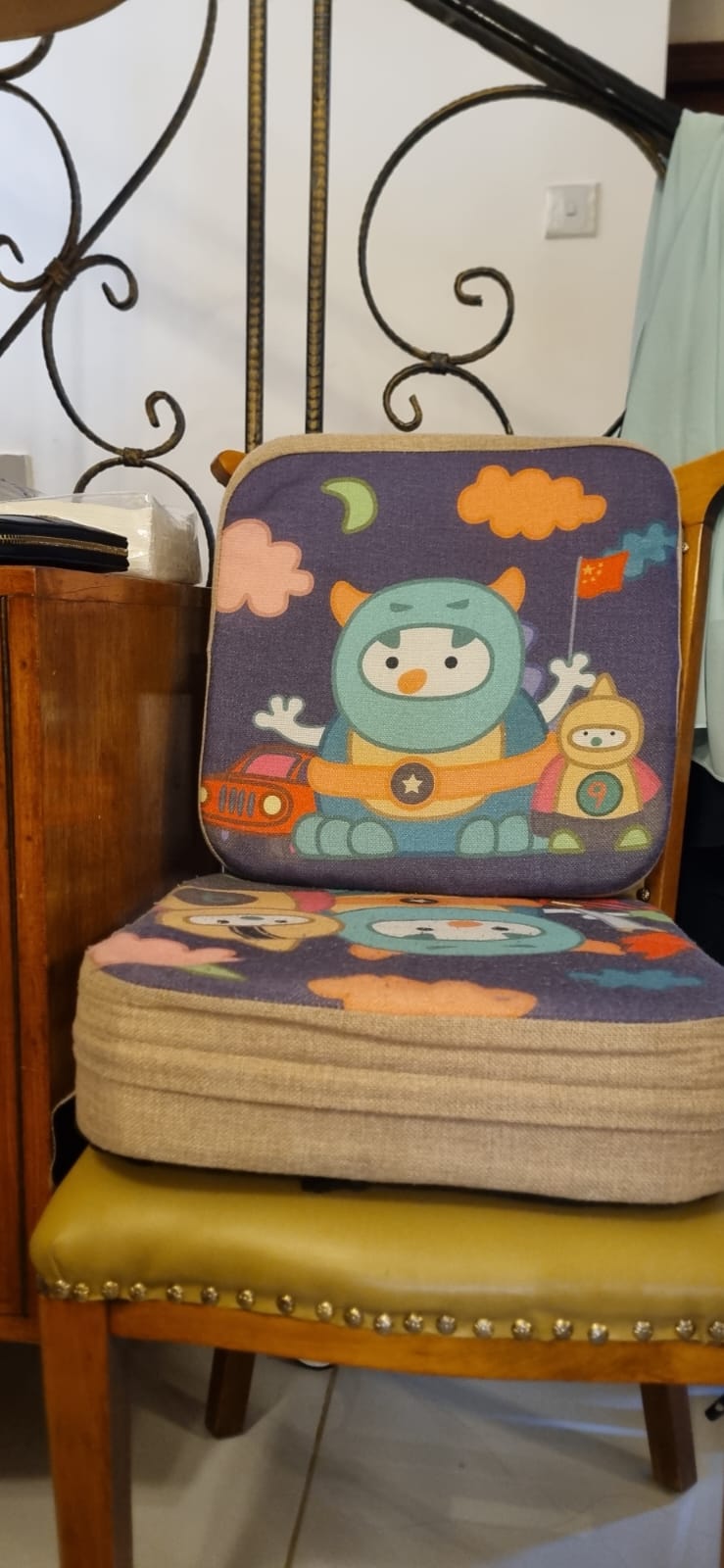 KIDS MATTRESS AND CHAIR BOOSTER - Image 8