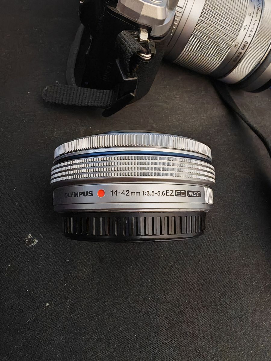 Olympus OM-D E-M10 Mark III - Image 4