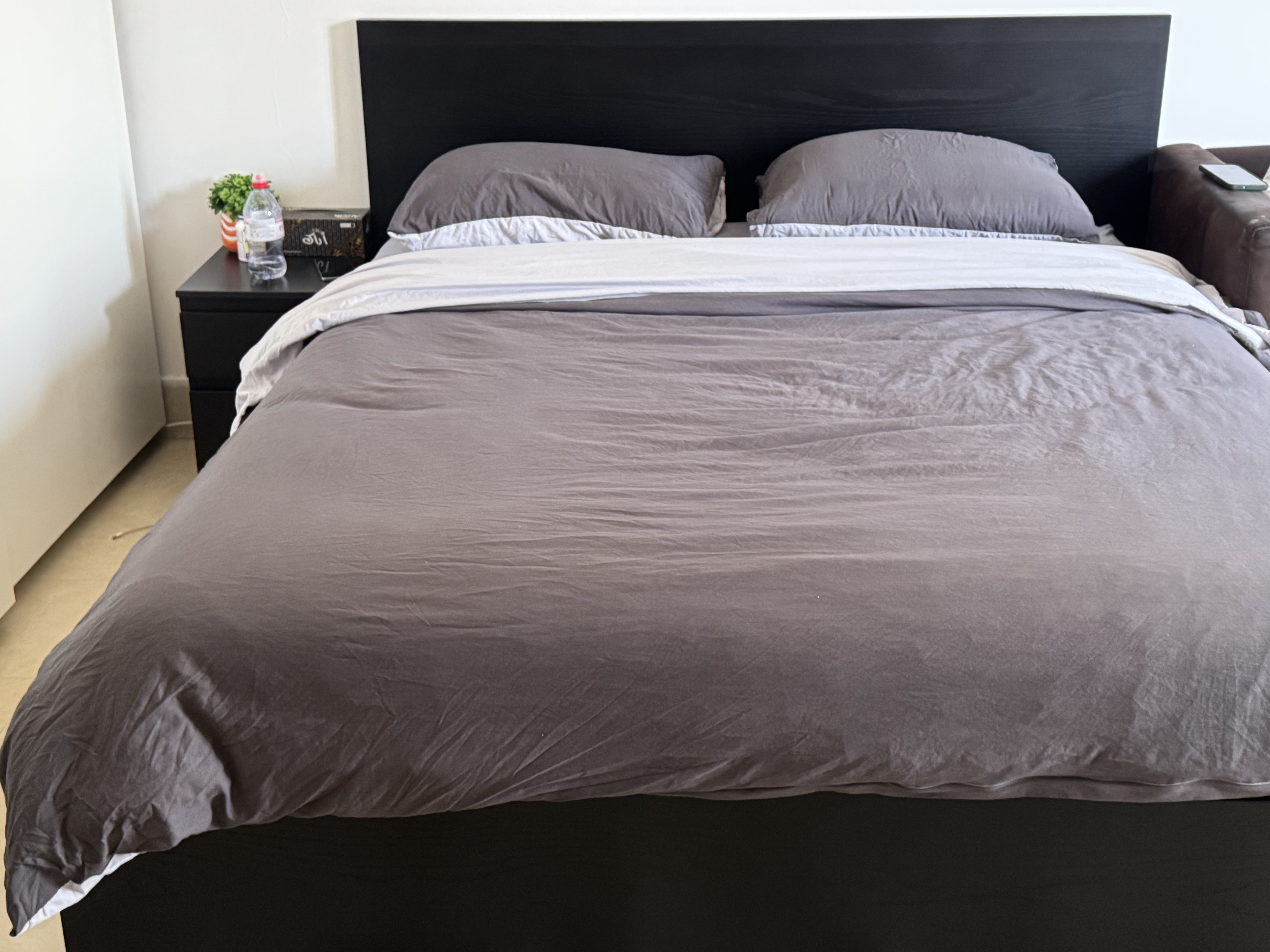 Queen bed with mattress and bedside cabinets  - Image 2