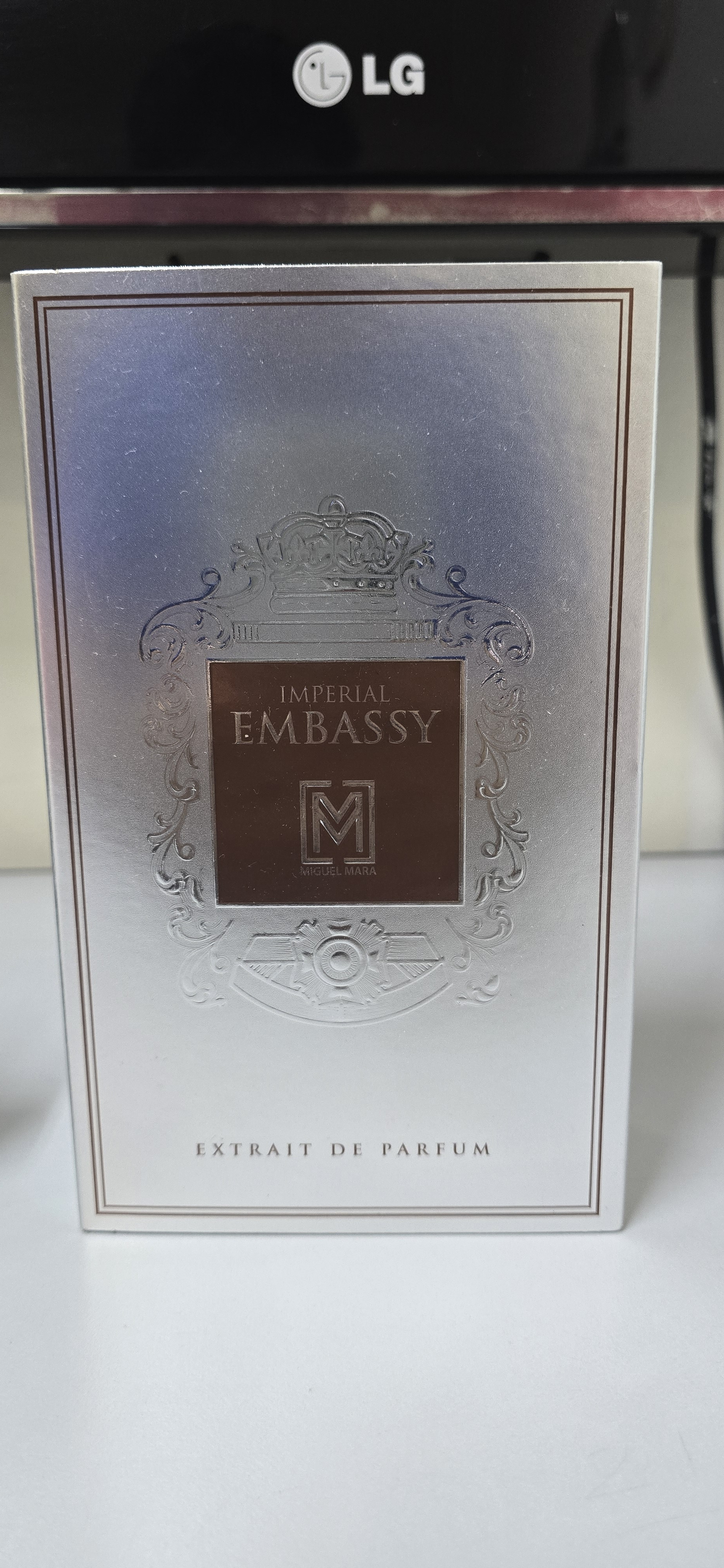 Perfumes on urgent sale - Image 3