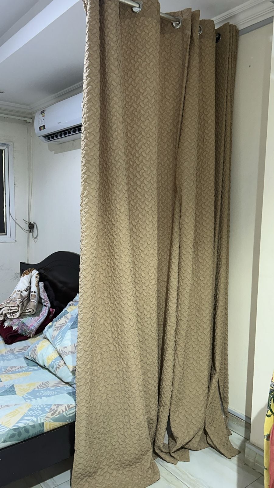 CURTAIN - Image 2