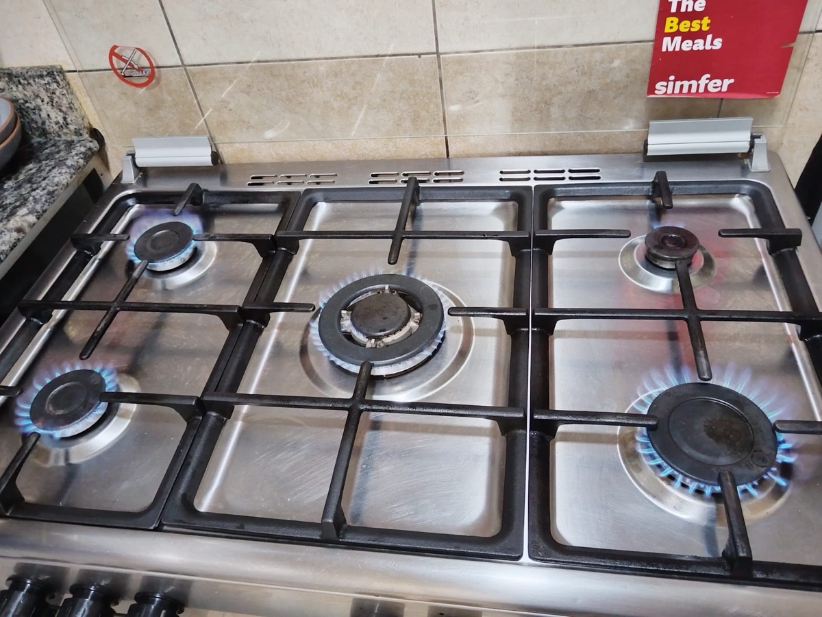 Intverter big fridge and freezer  / simfer stove - Image 4