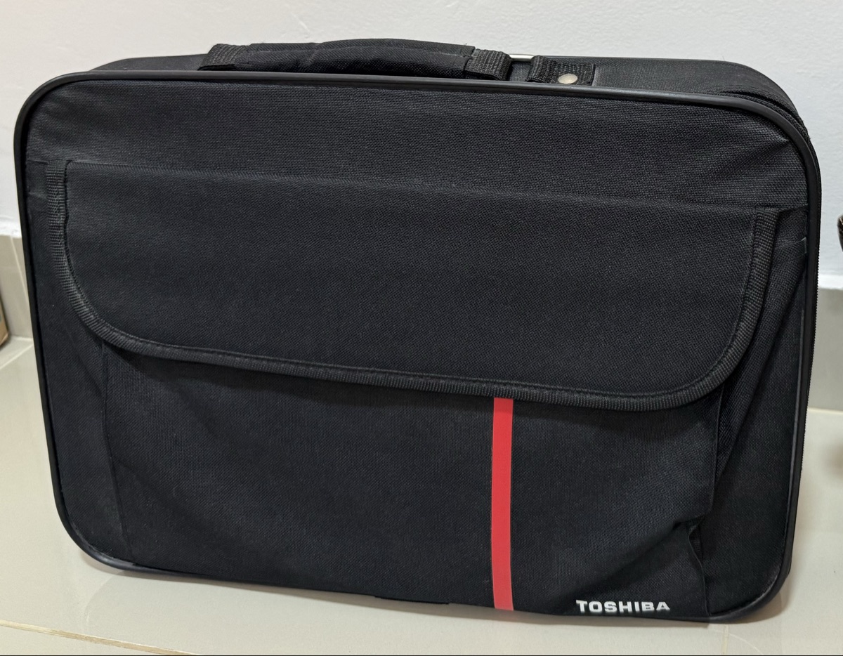 Laptop and official bags - Image 3