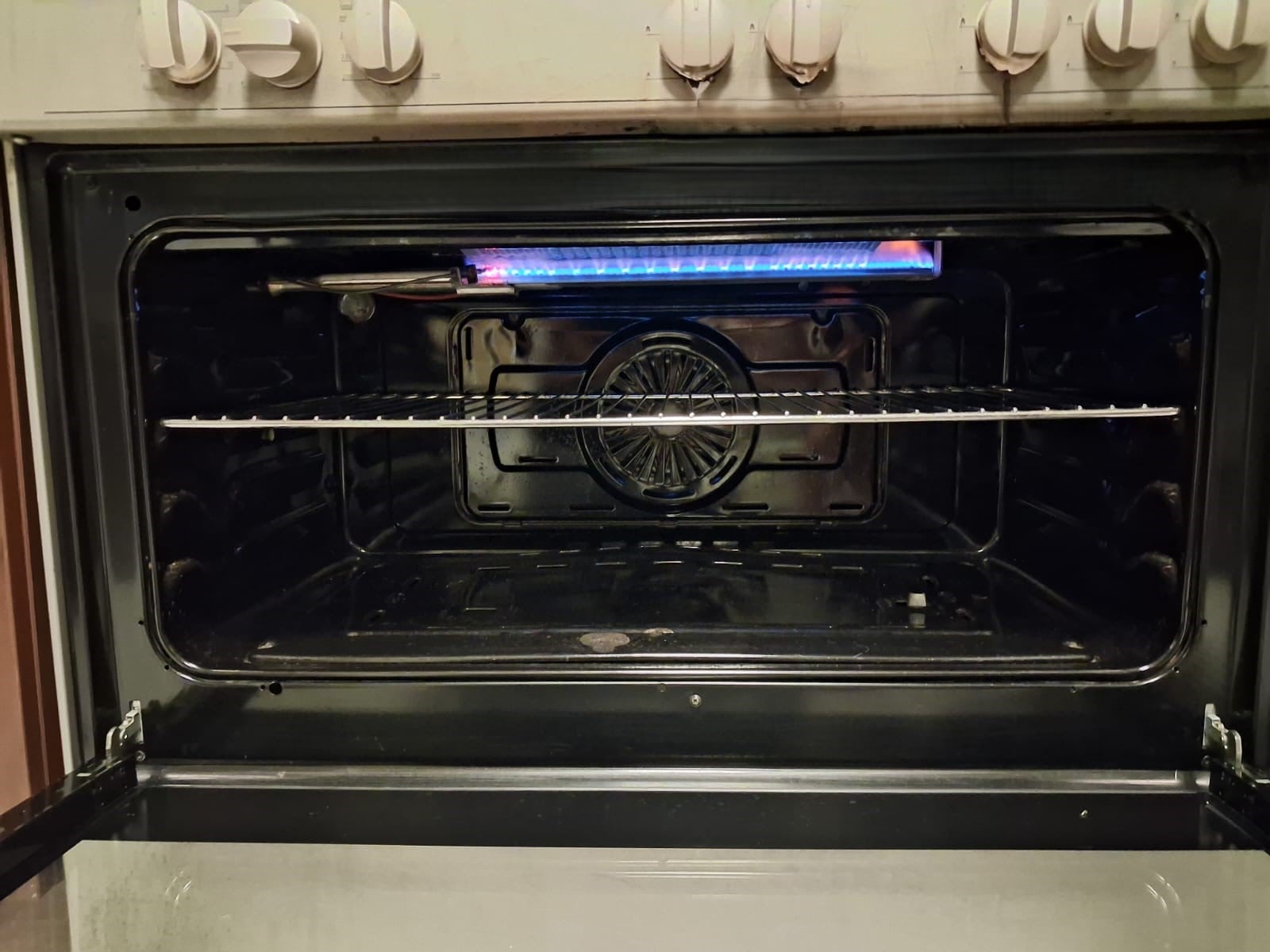 Gas oven for sale 280/- - Image 4