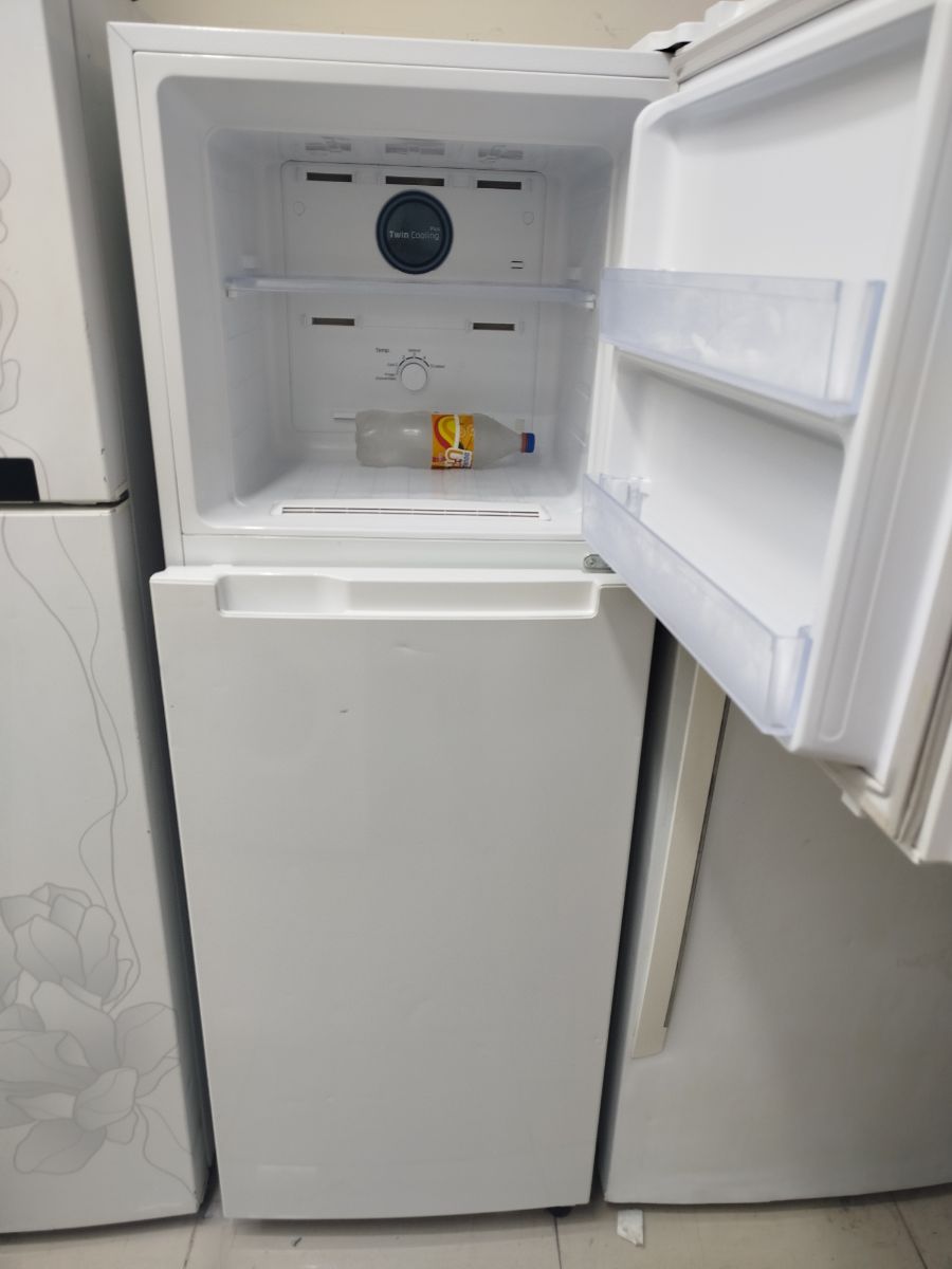 Samsung double door refrigerator for sale - Image 4