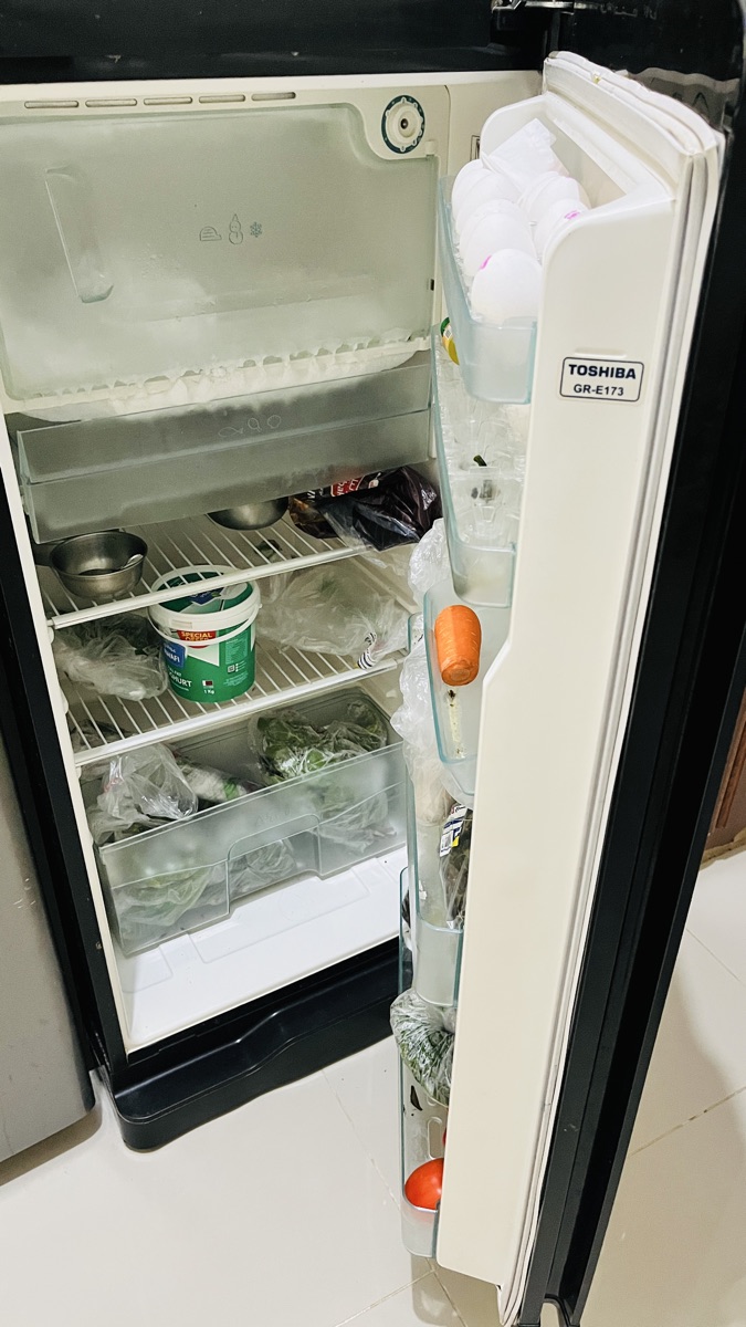 Toshiba single door refrigerator in very good working condition - Image 2