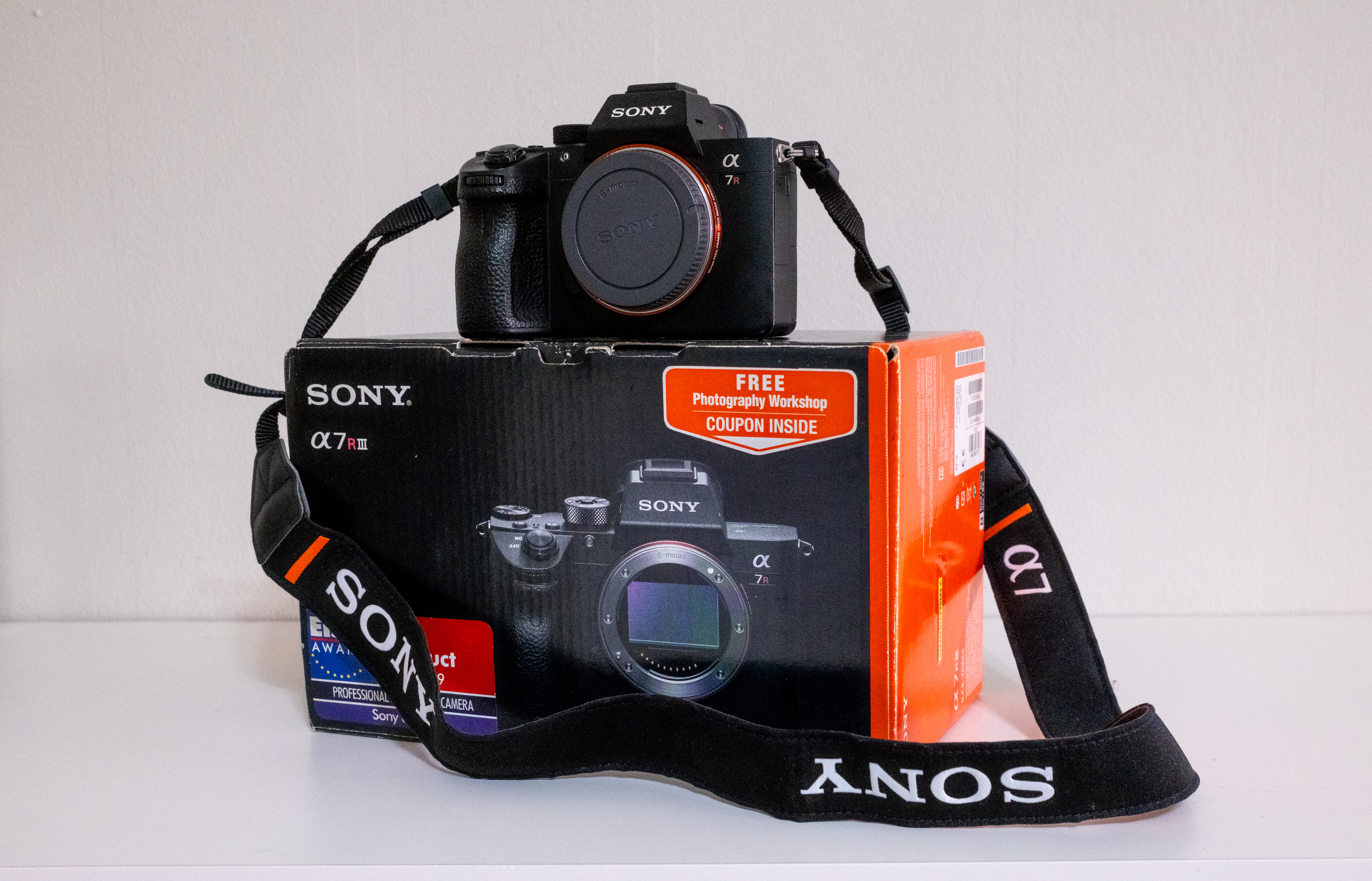 Sony Alpha 7RIII camera (Body only) for sale - Image 5