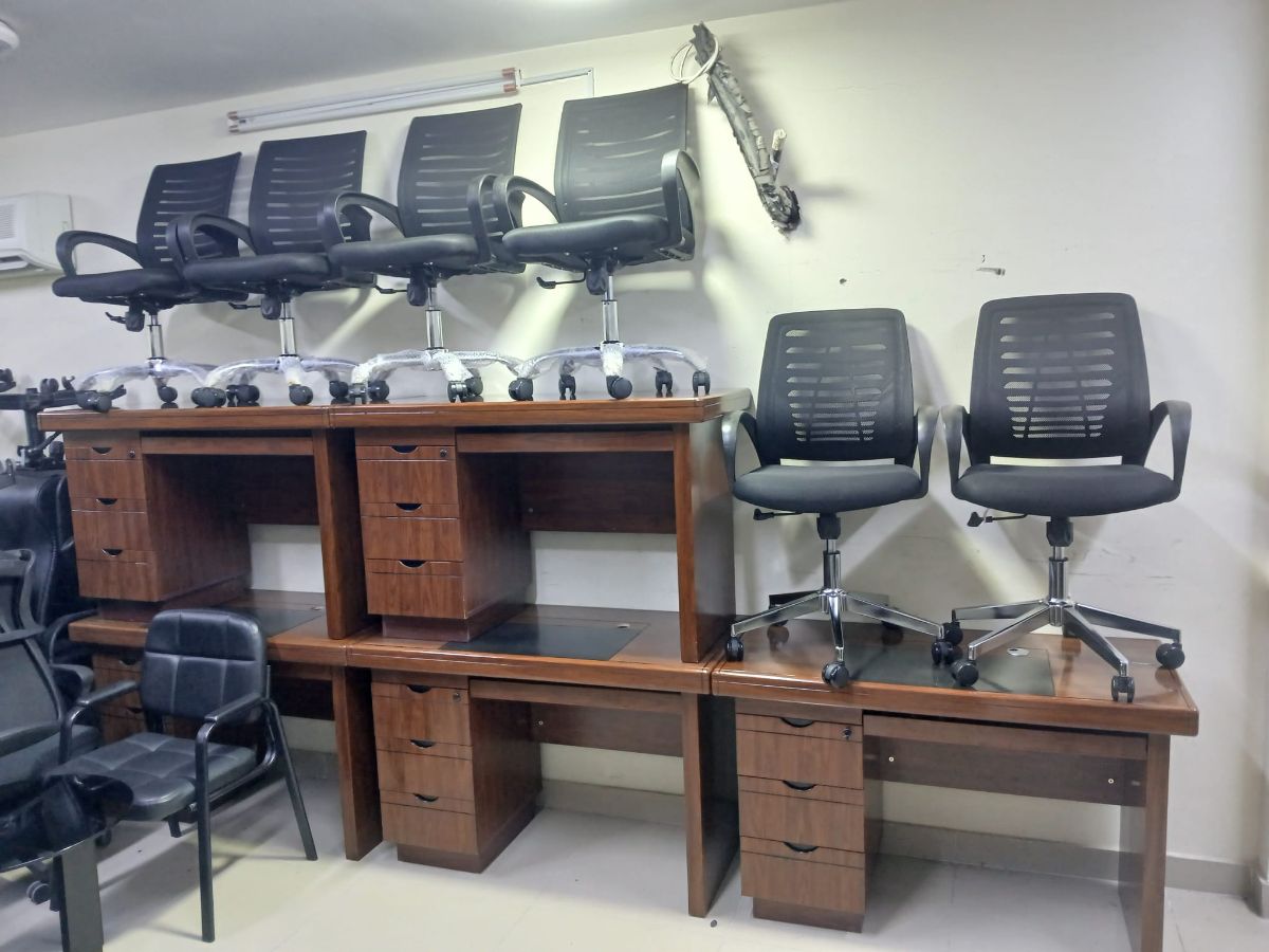 Used office desk and chair buy and sell 55157083 - Image 19