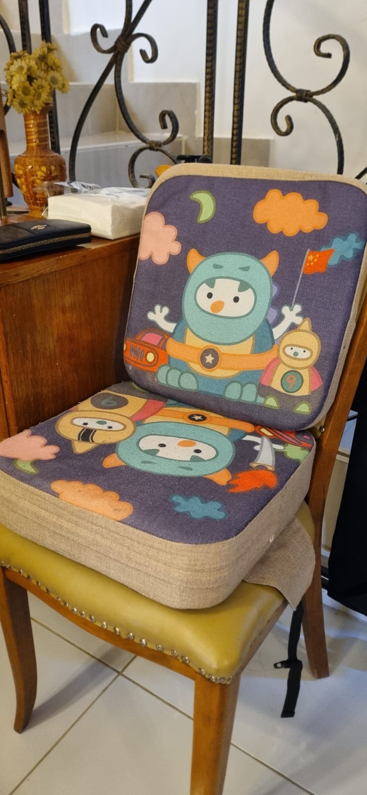 KIDS MATTRESS AND CHAIR BOOSTER - Image 5