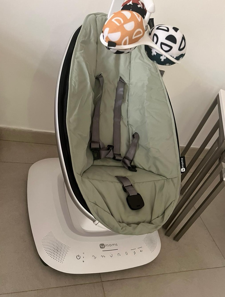 4Moms Mamaroo 5 Multi-Motion Baby Swing in excellent condition like new - Image 2