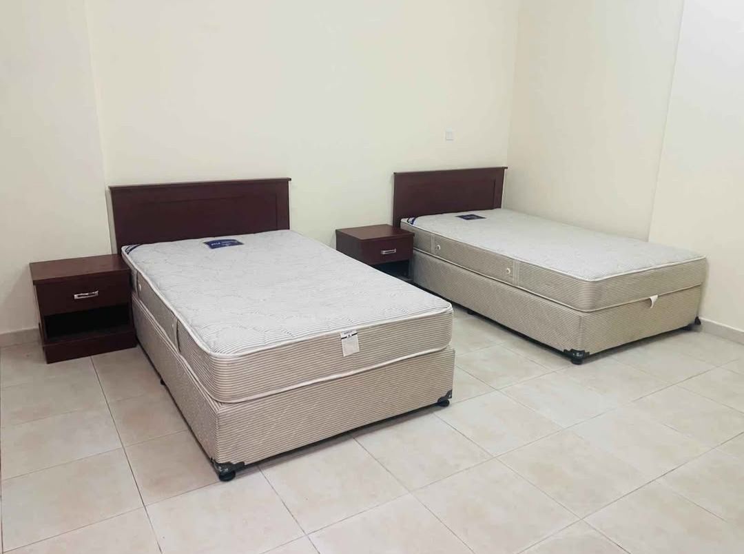 Qatar Airways furniture available - Image 18