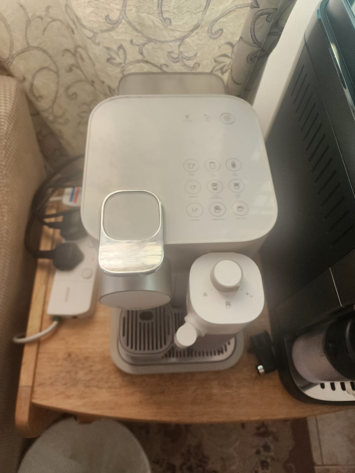 Nespresso Gran Lattissima (White) - Like New! ☕  - Image 3