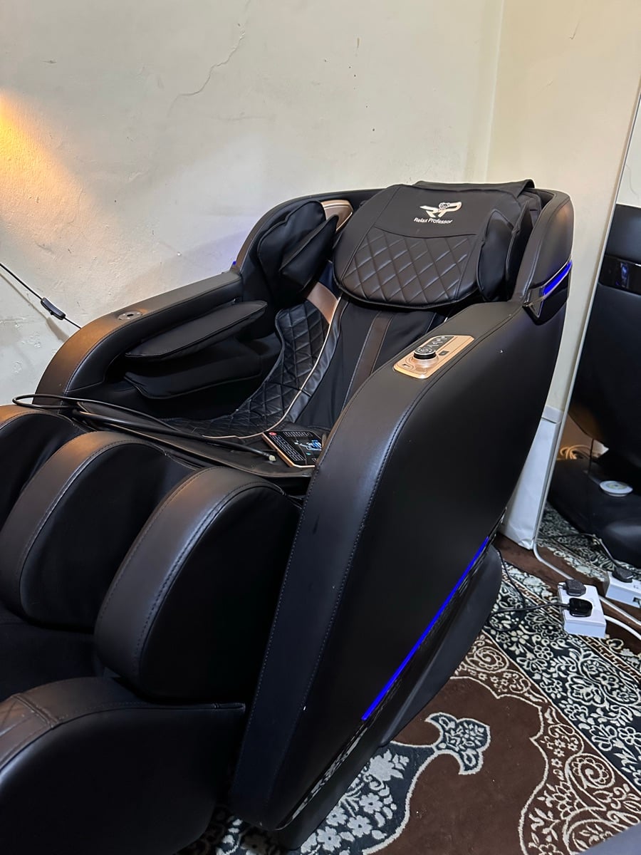 Premium full massage chair - Image 3