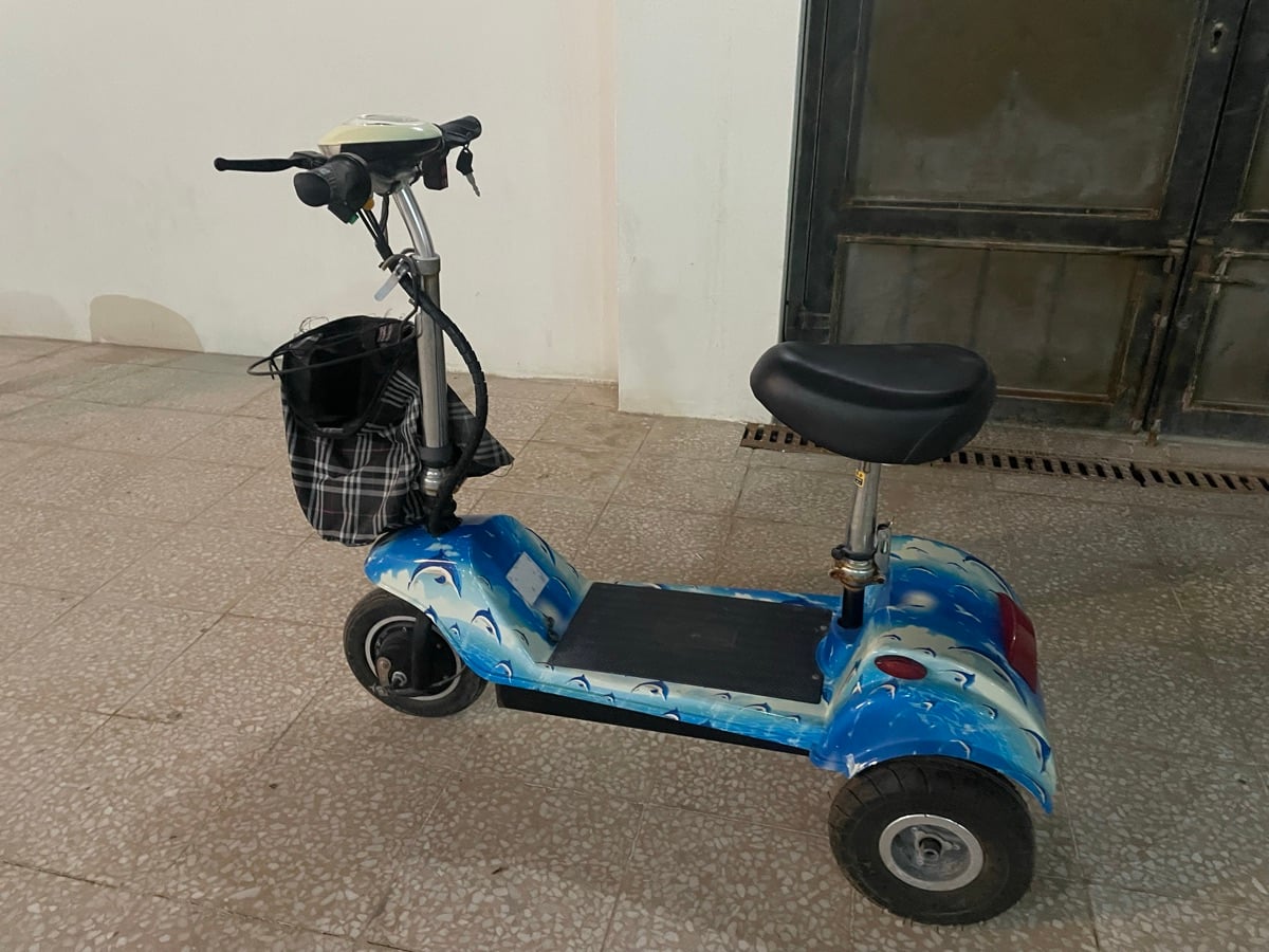 Electric scooter - Image 4