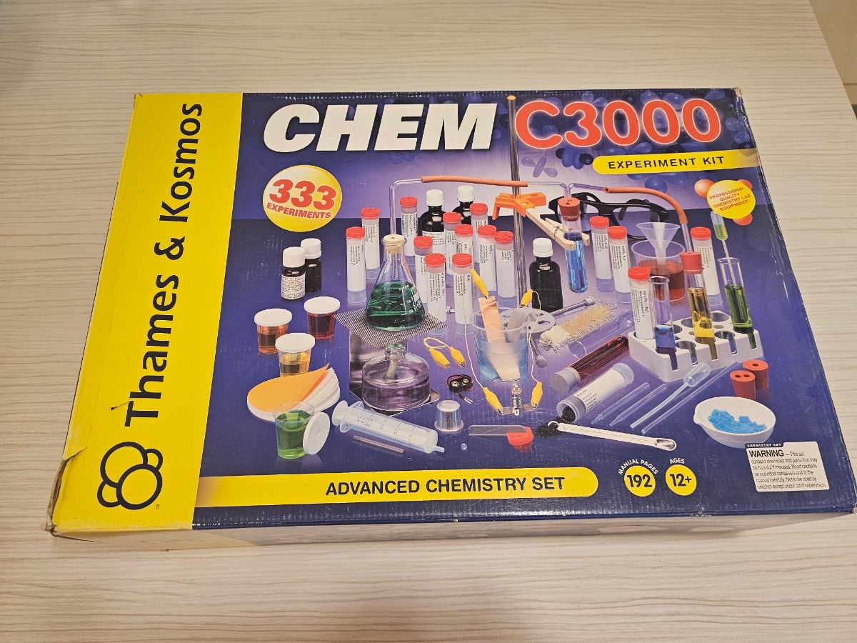 Chemistry kit - Image 1