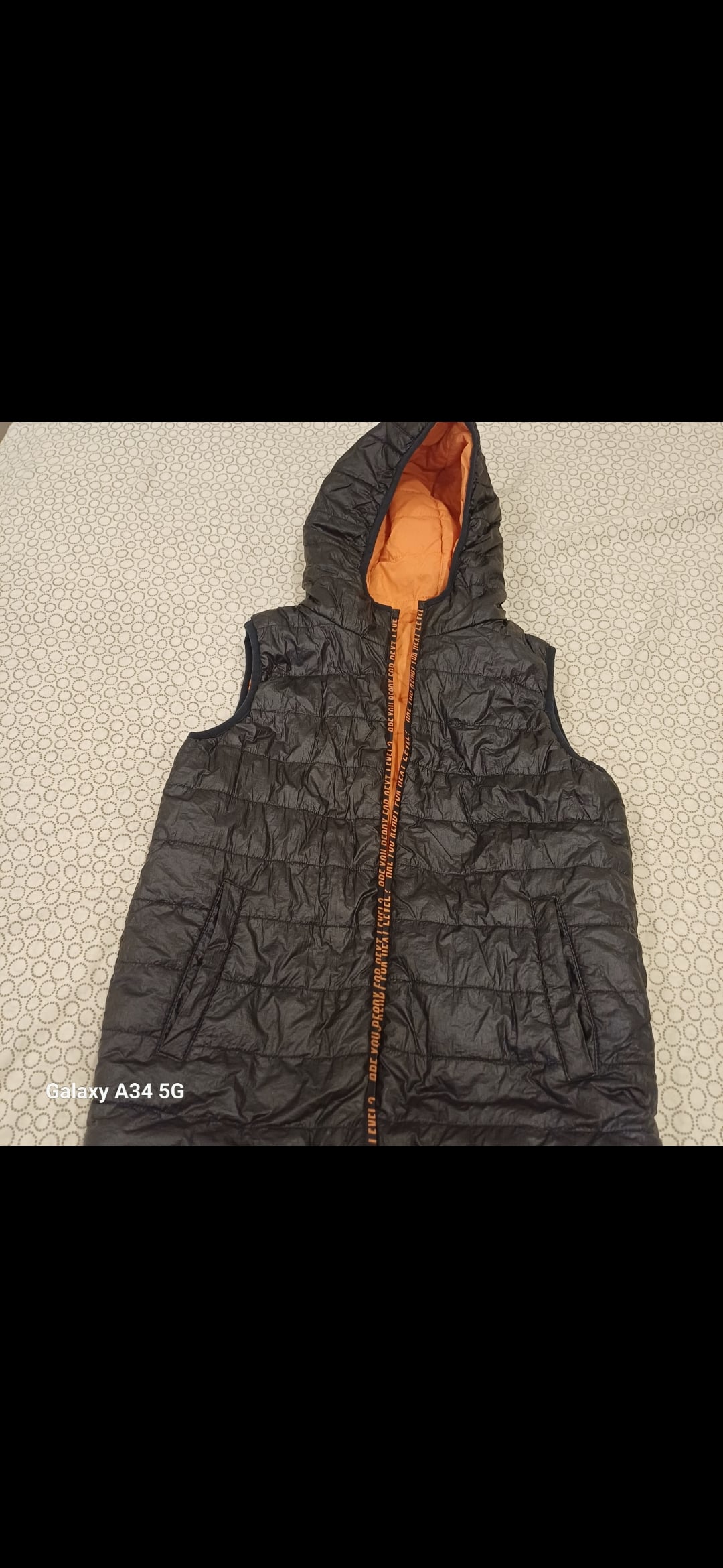 Winter clothes jacket boys 8 to 10 each 25 - Image 1