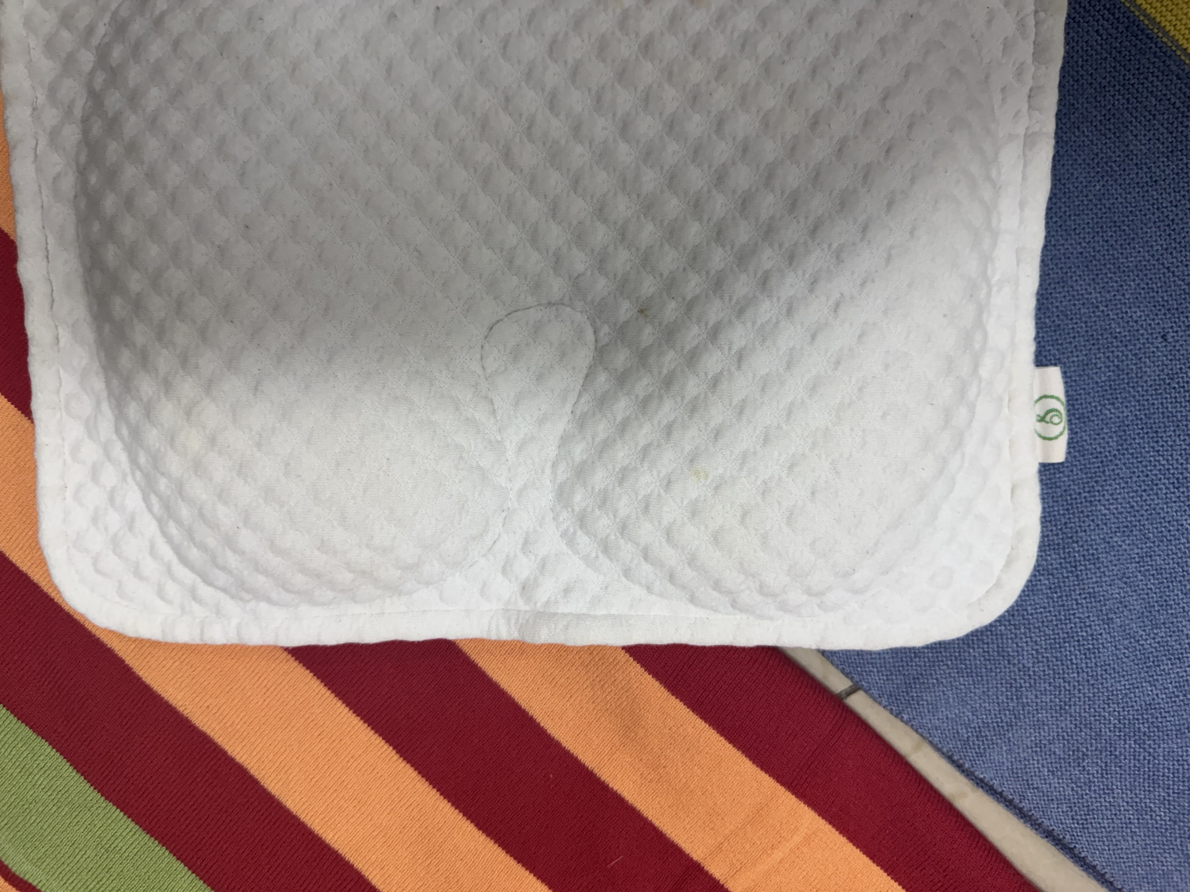 2 baby blankets , 1 memory foam new 90 Qr - Image 4