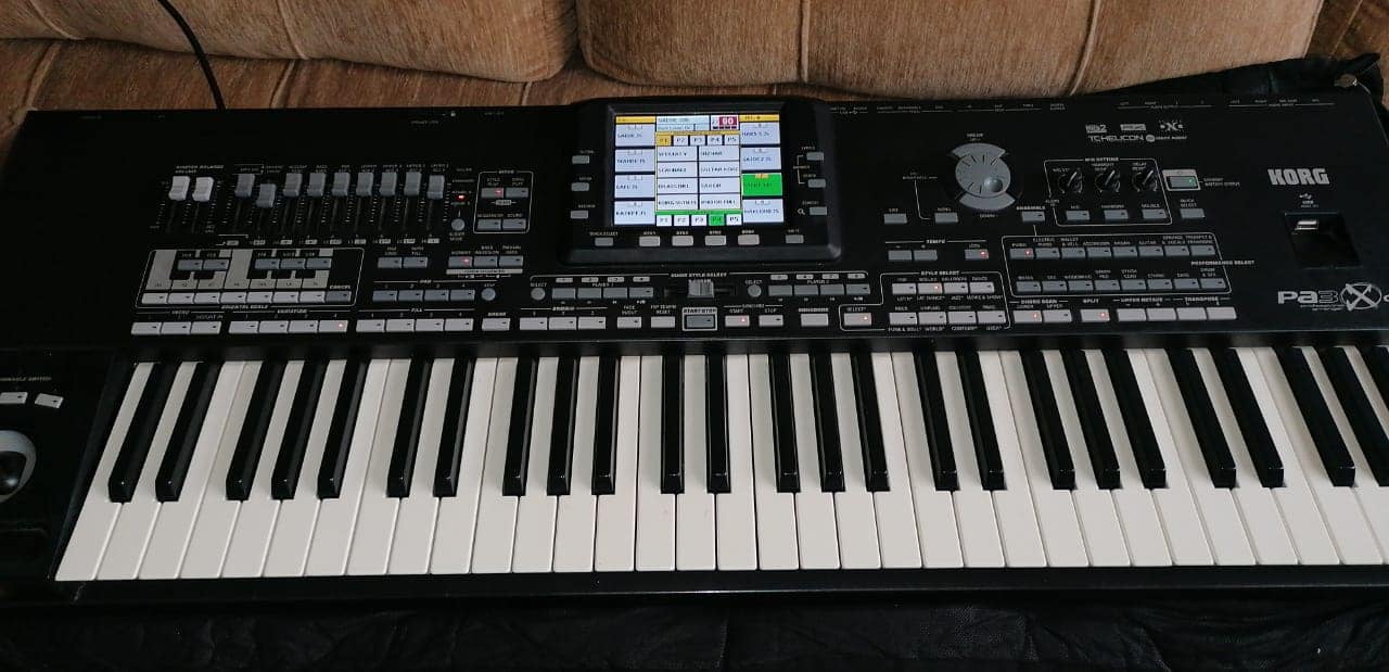Korg PA3X OR in exelant condition home use كورج بي اي 3 اكس أو آر بحالة جيدة جدا استعمال داخل المنزل - Image 1