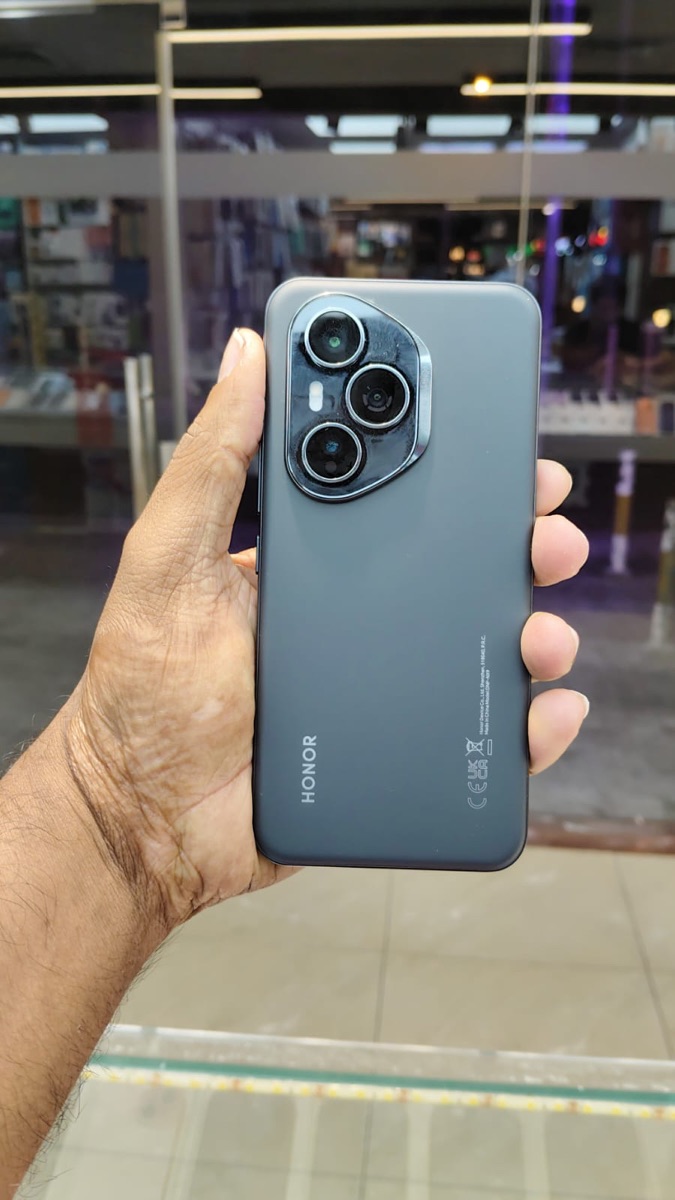Honor 400 pro  12+12 ram 512 storage  With warrenty  Neat clean condition - Image 3