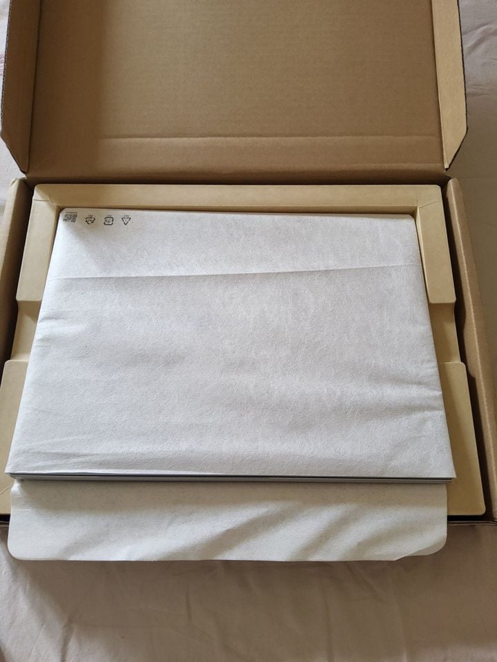 Surface book 3 i5 10th 8Gb ram 2 VGA Cards detachable touch 13.5 - Image 5