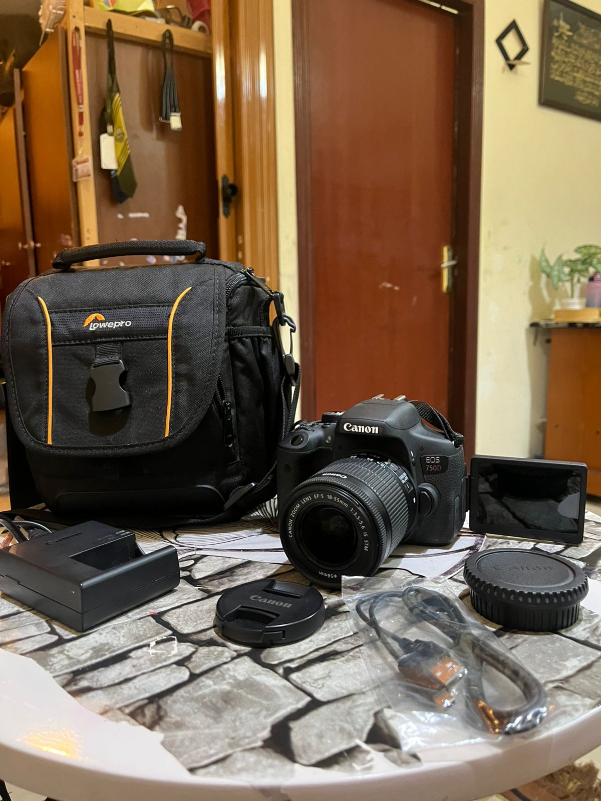 Cannon 750D for sale - Image 1