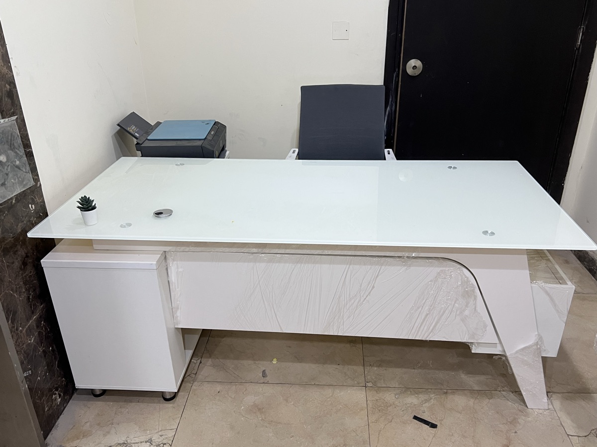 Round meeting glass table and office - Image 11