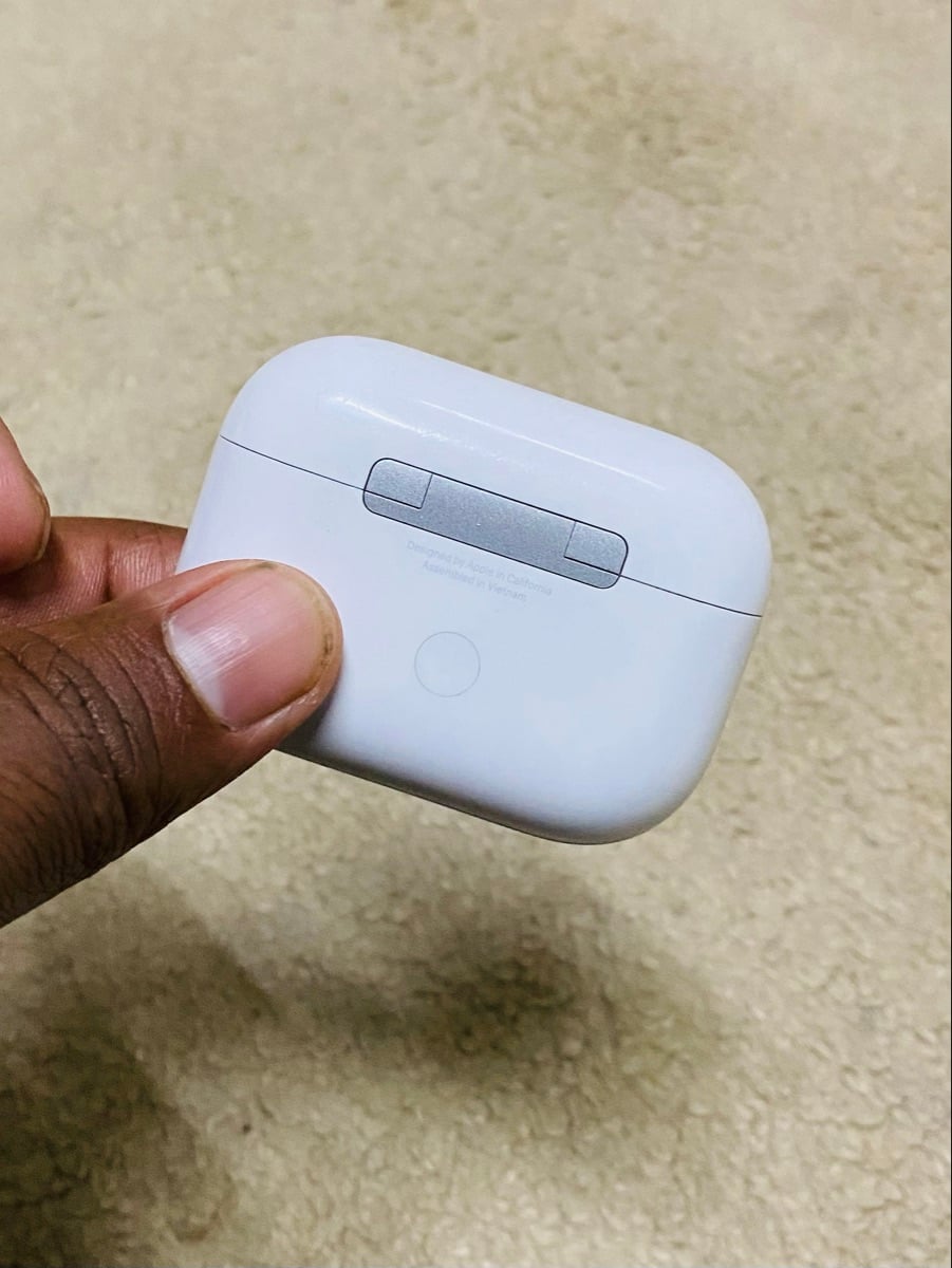AirPods Pro2 Type-C original 100% viatnam - Image 2