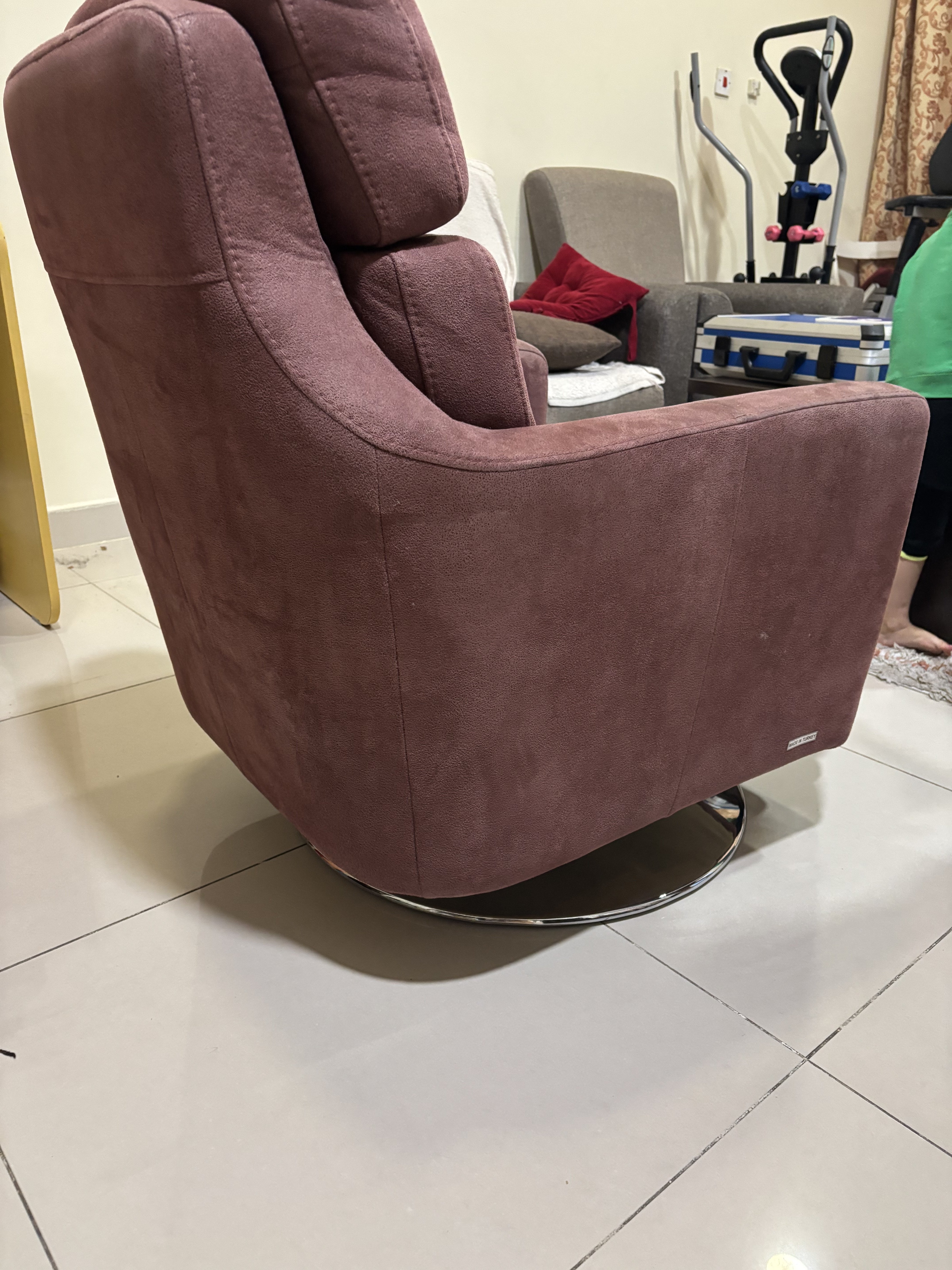 Swivel chair perfect sale urgent - Image 4