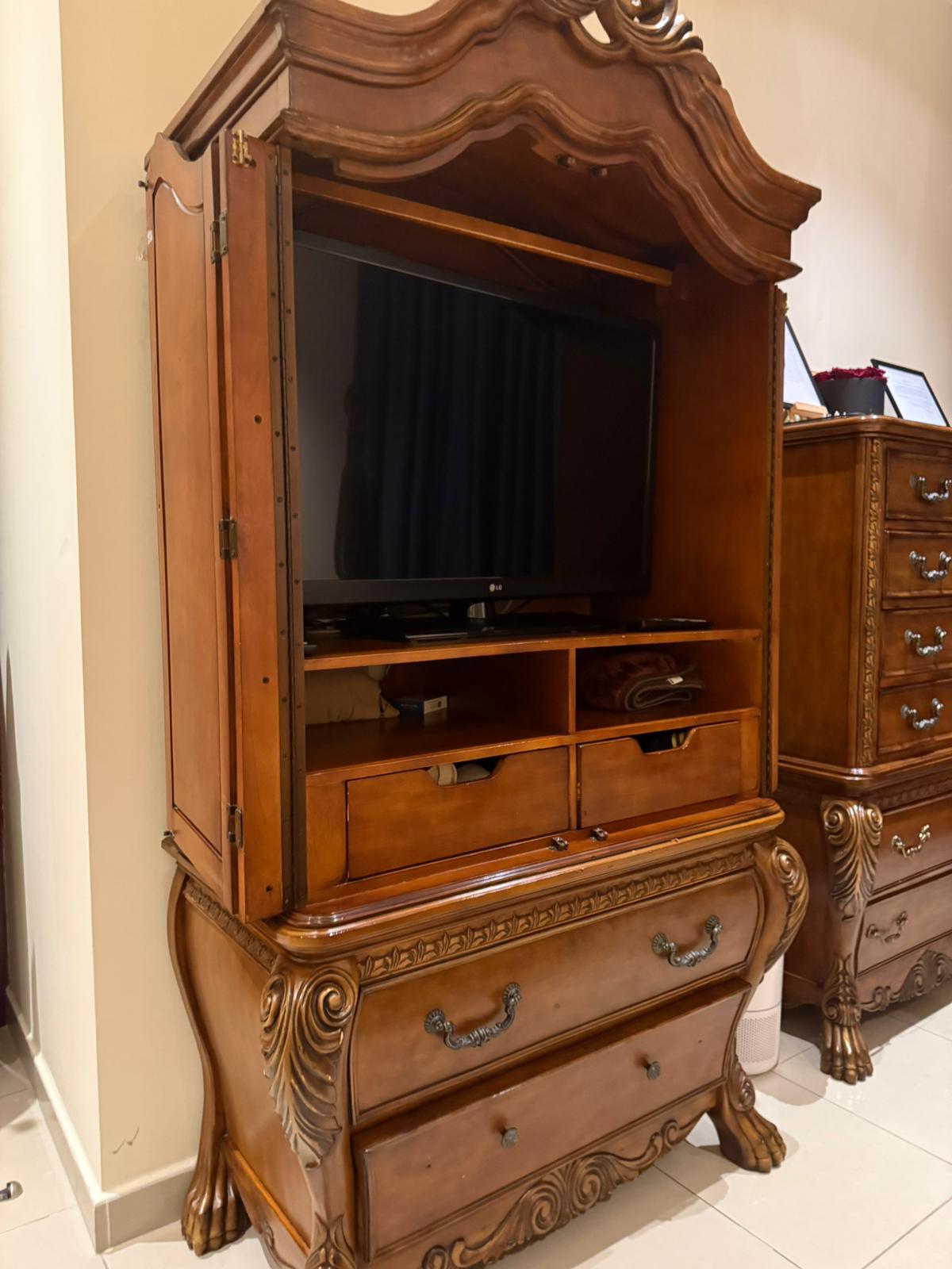 High quality antique look home furniture for sale - Image 5