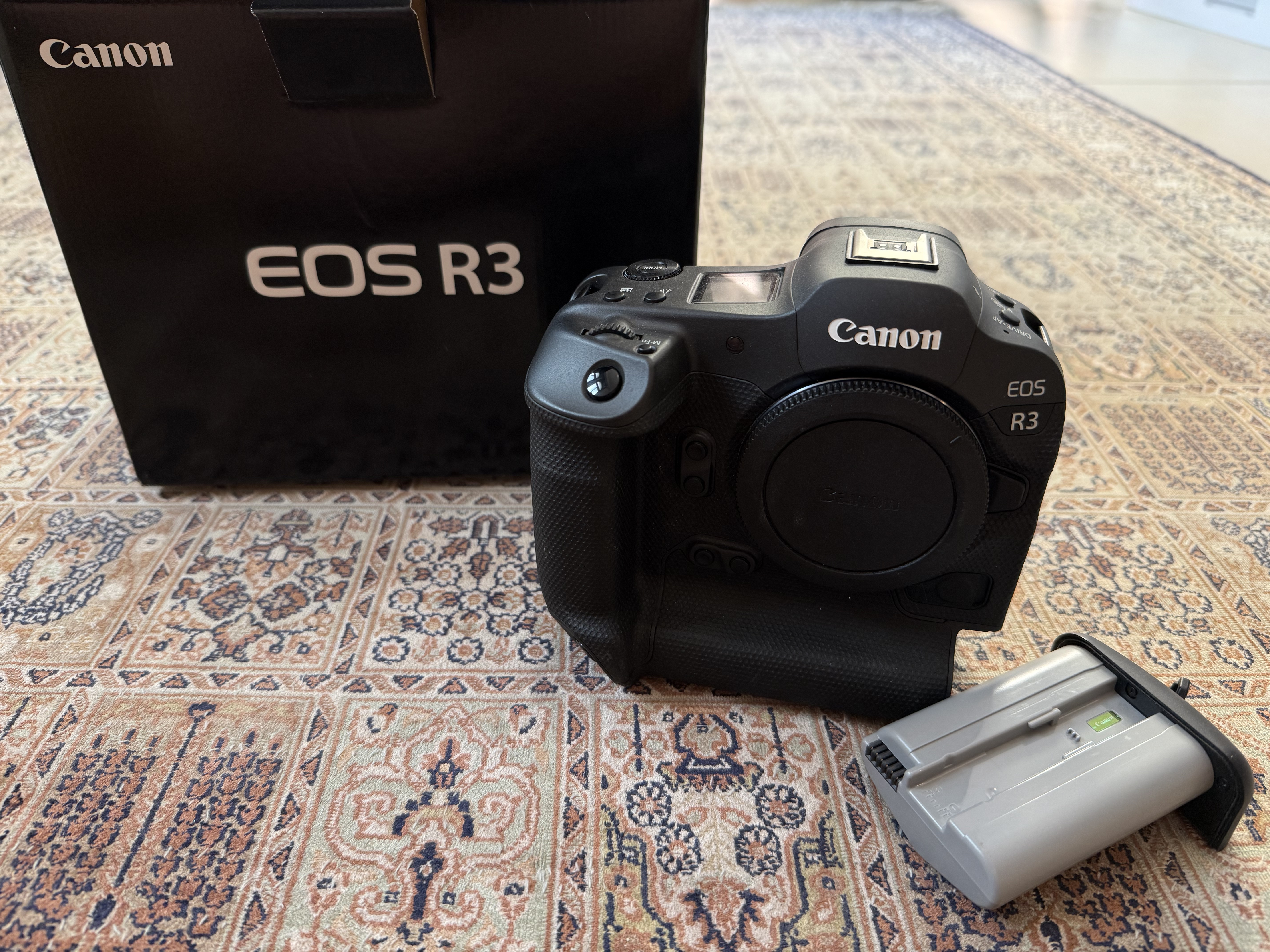Canon R3 - Image 1