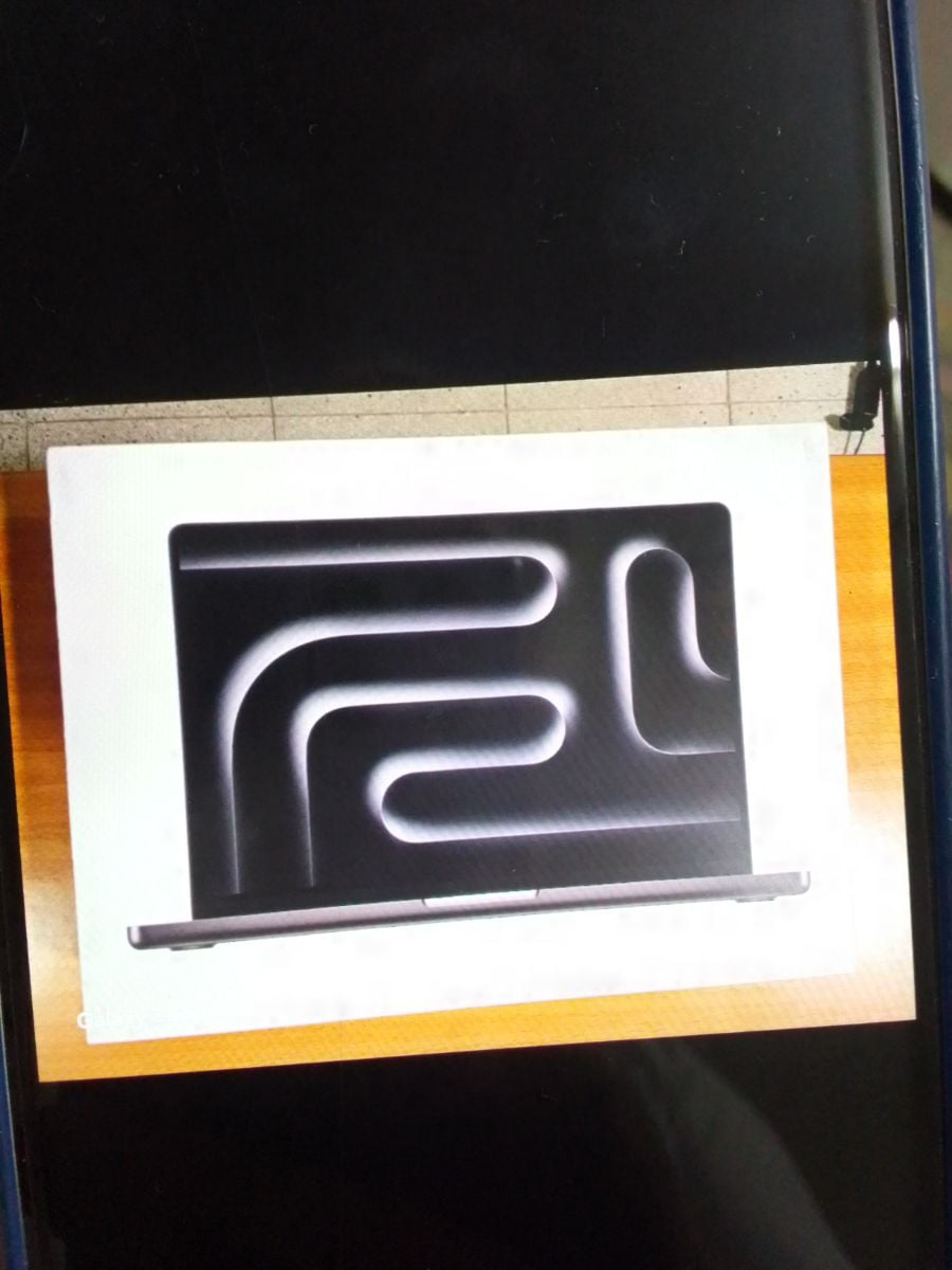 Apple MacBook Pro 14 inch - Image 2