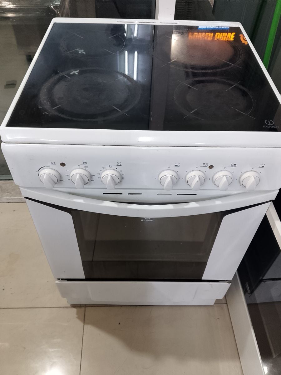 Indecent sramic electric stove for sale 60*60 - Image 1