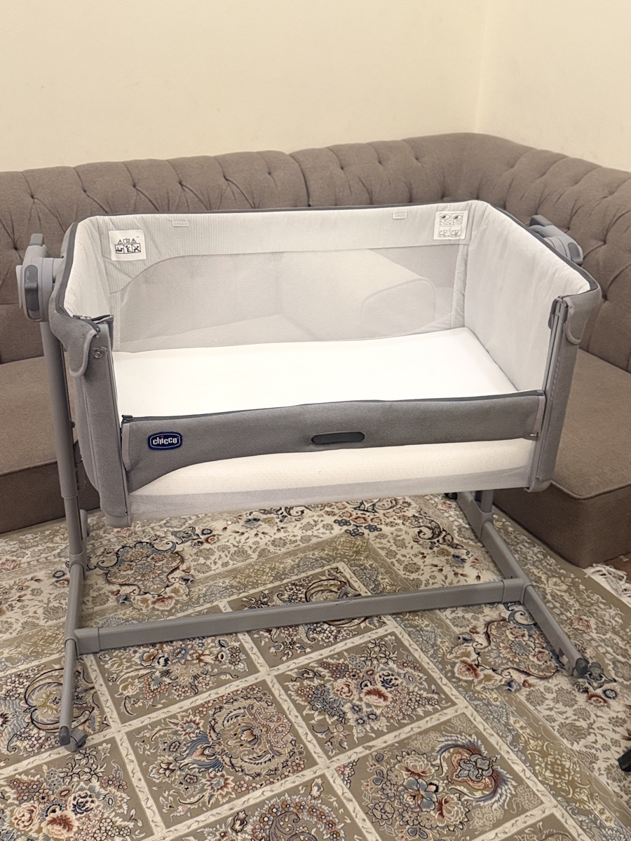 Chicco baby bed next to me - Image 2