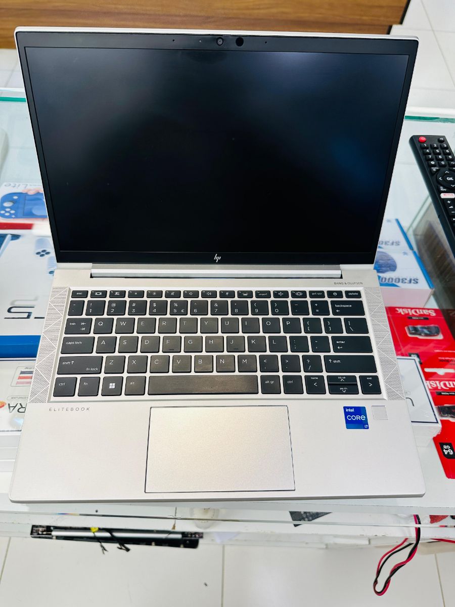 HP ELITEBOOK 830 G8 - Image 3