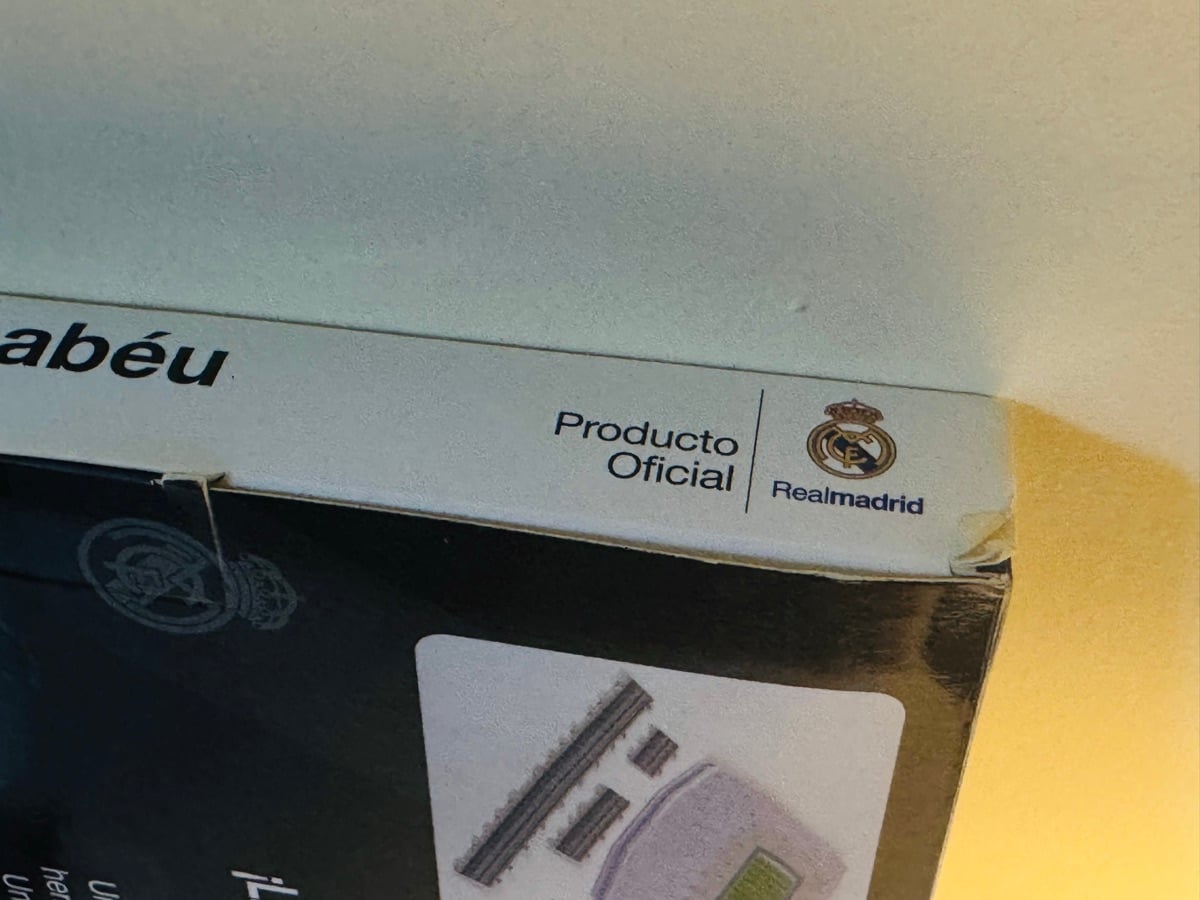 NANOSTAD Real Madrid Official Product - 'Santiago Bernabeu' Stadium 3D Puzzle - Image 4