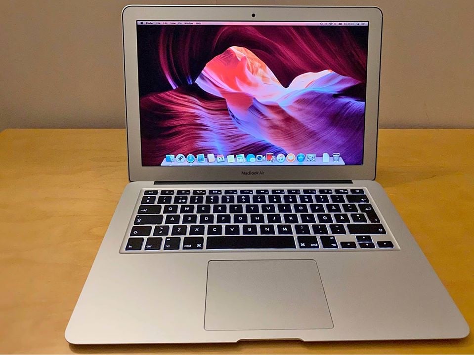 Macbook air - Image 3
