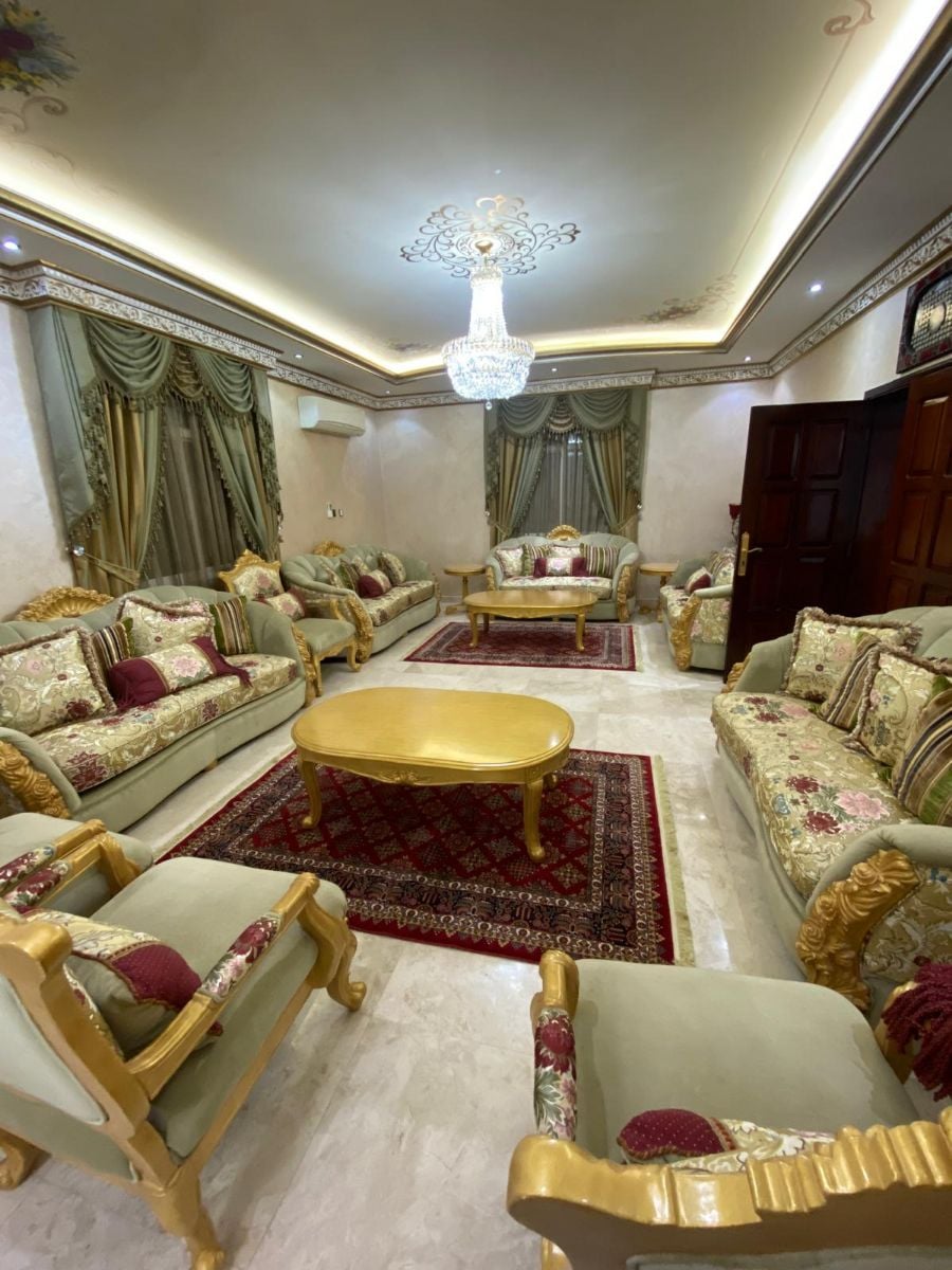 Sofas and chairs and tables - Image 1