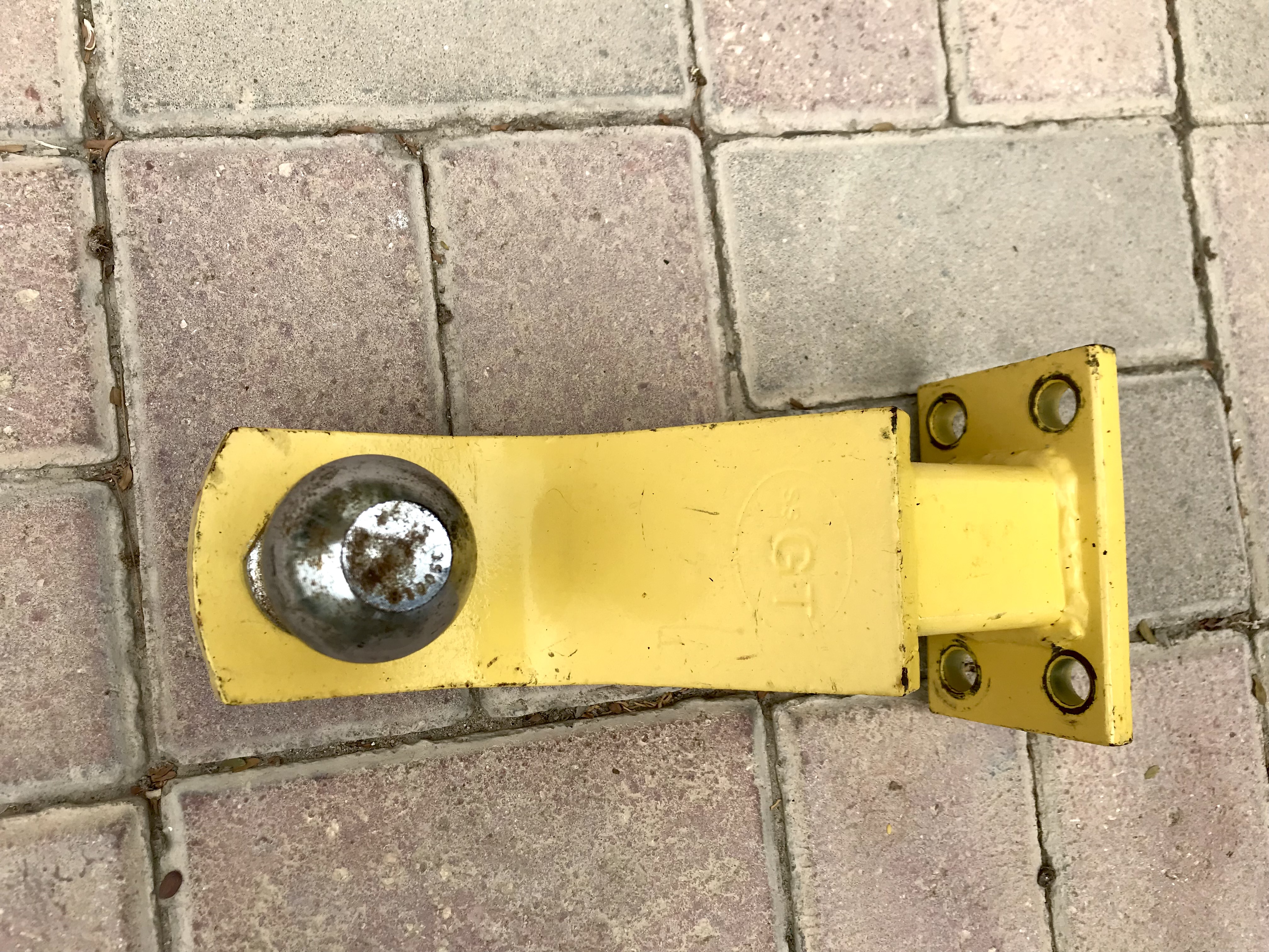 Towing Hook for all SUV Cars like Toyota Land Cruiser/Lexus & All Pick up Trucks - QAR-100 - Image 2