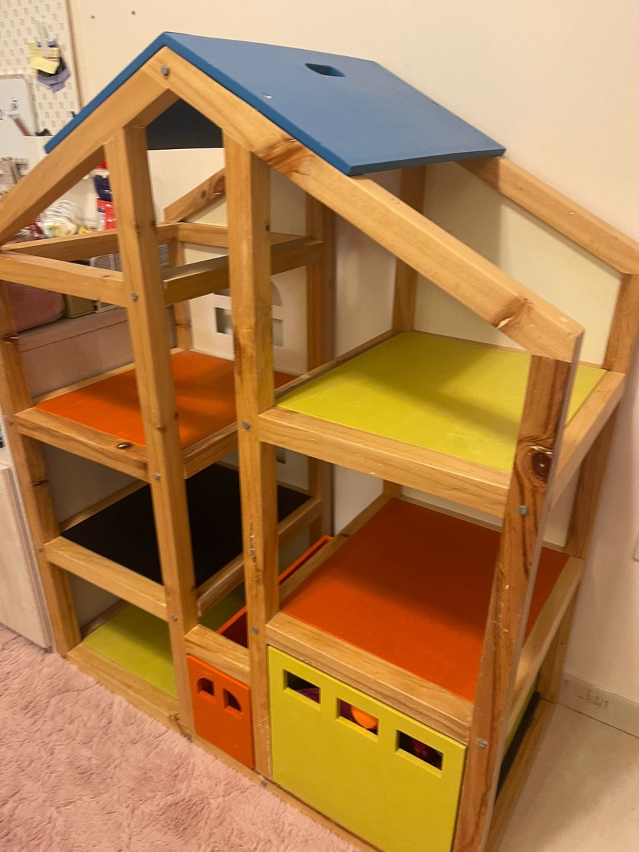 Custom made doll house - Image 1