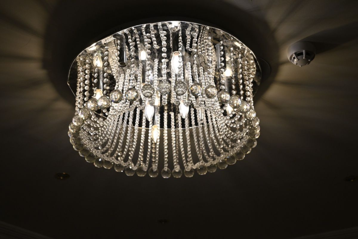 Beautiful ceiling  chandelier - Image 2